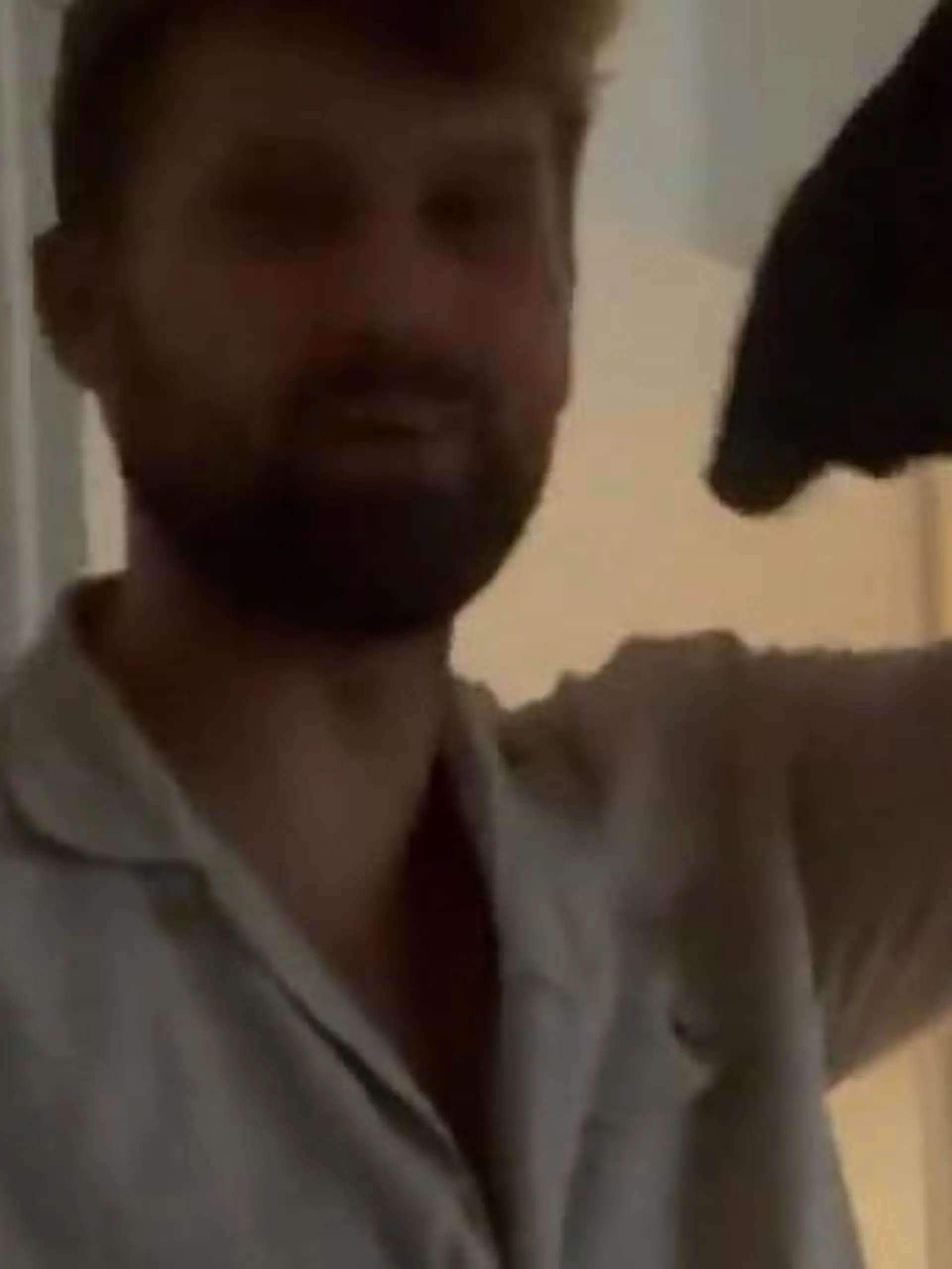 Bild zu: "Unterhosen-Fail bei Ex-Bachelor – dann melden sich die Nachbarn!"