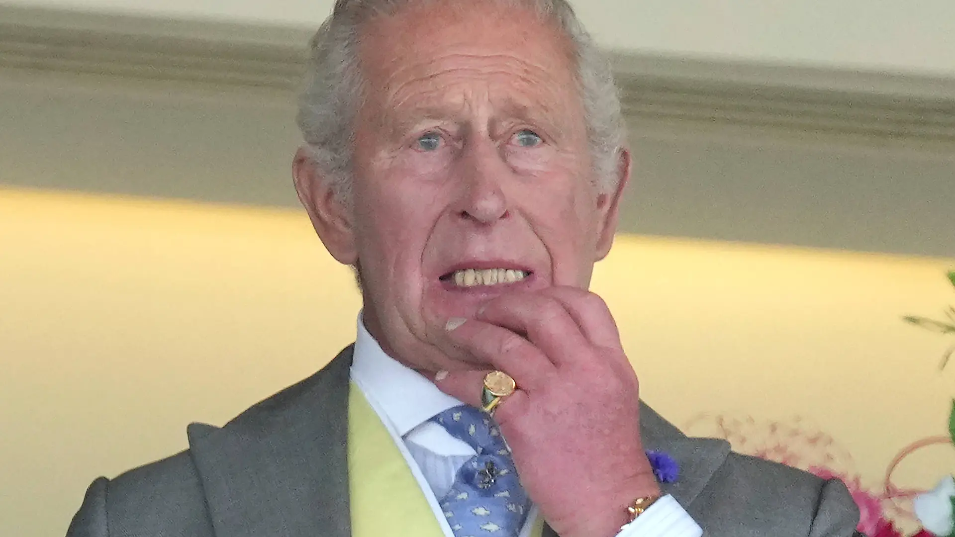 Royal Ascot Day Four King Charles and Queen Camilla cheer on their horse, Warrant Holder on day four of Royal Ascot, at Ascot Racecourse, Ascot, Berkshire, UK, on the 19th June 2026. Picture by James Whatling Ascot Ascot Racecourse Berkshire United Kingdom PUBLICATIONxNOTxINxUK WHA-0830