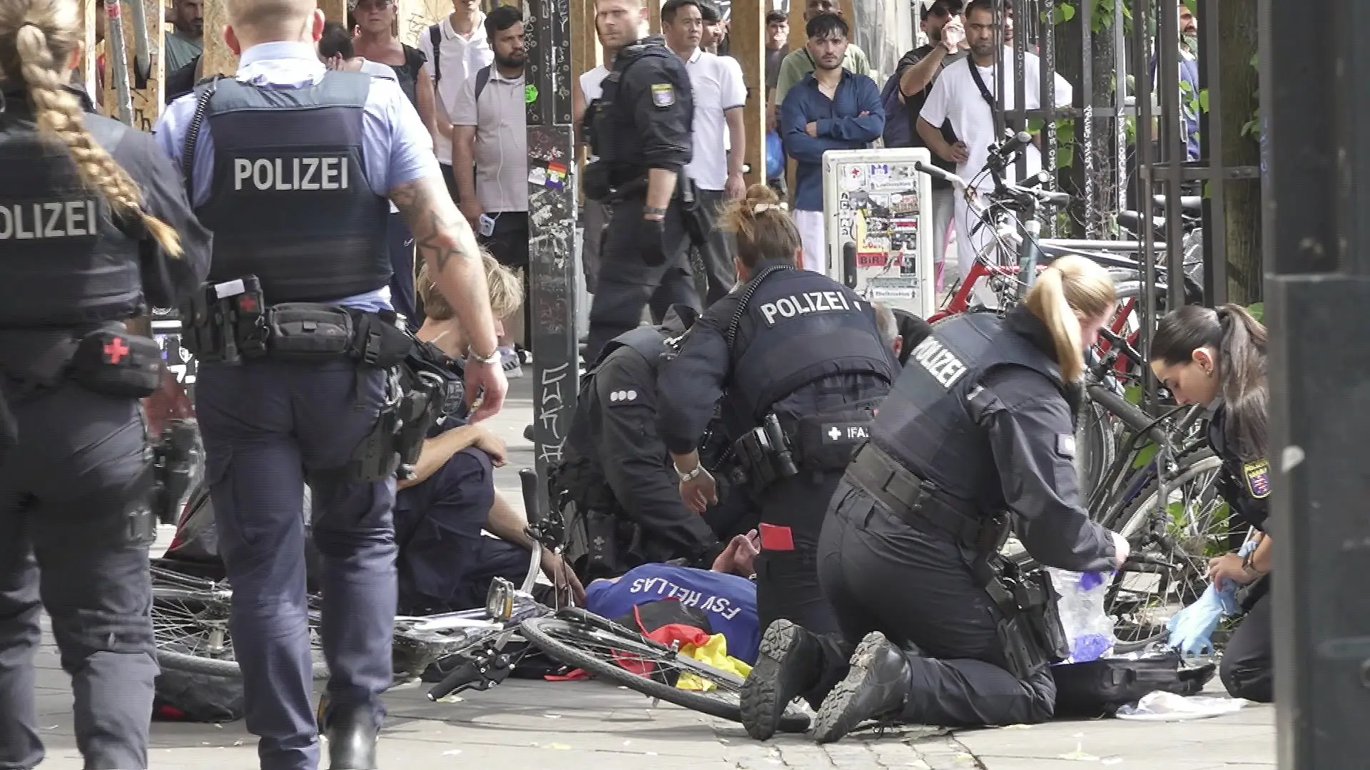 Frankfurt Bahnhofsviertel: Polizei Kontrollen Frankfurt / Messerangriff, Schüsse Polizei