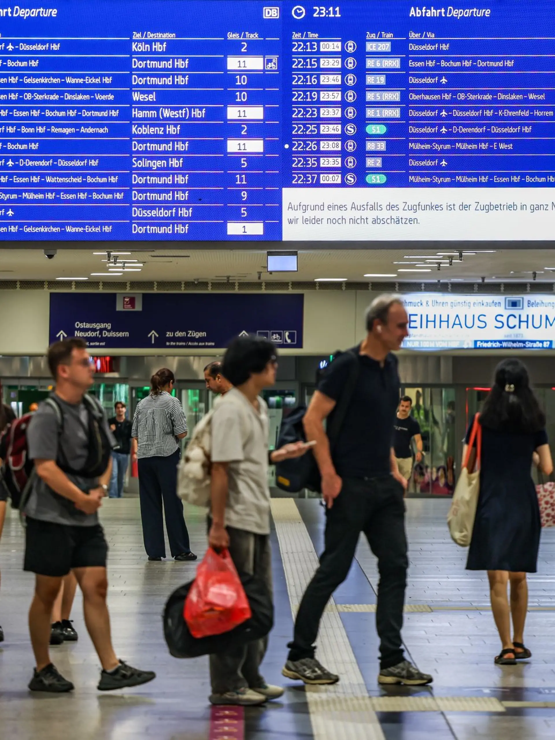 Bild zu: "Bahnverkehr bundesweit eingestellt"