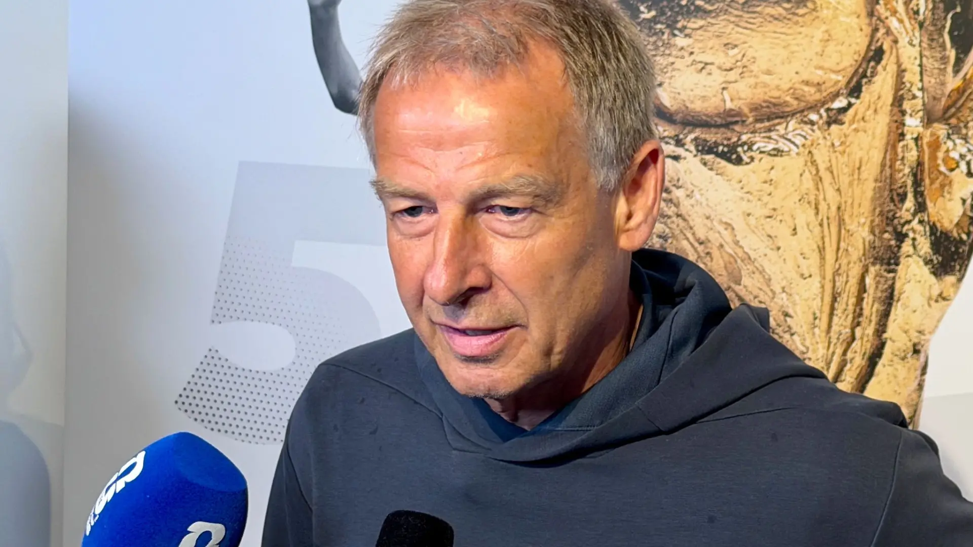 Jürgen Klinsmann besuchte das German House of Soccer in New York.