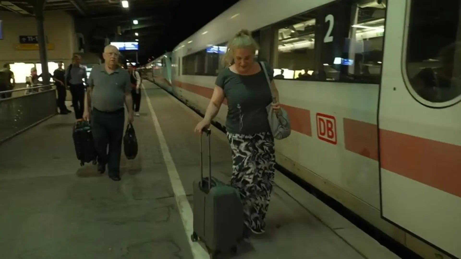 Zugverkehr läuft nach Bahnstörung wieder an Stundenland ging gar nichts
