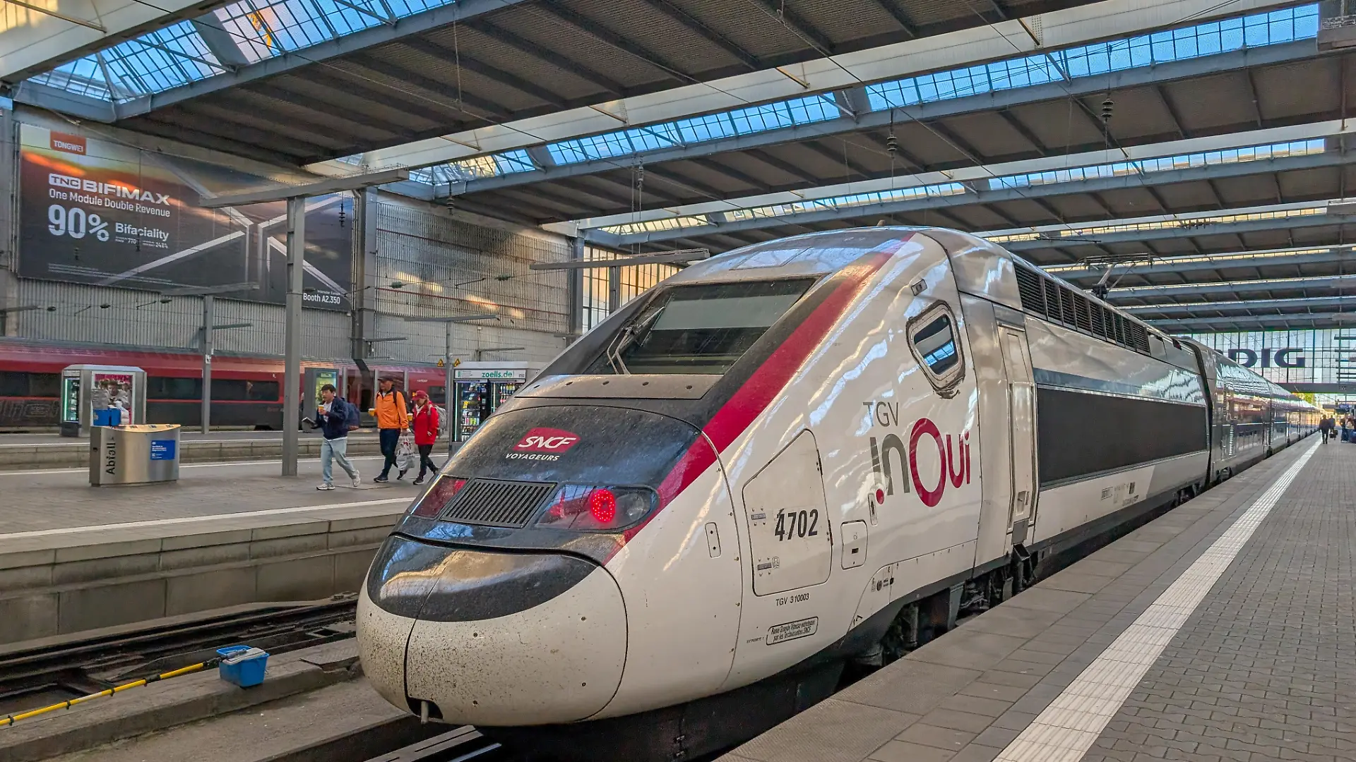Passagiere saßen am Montag (22. Juni) in einem TGV zwischen Basel und Paris fest.
