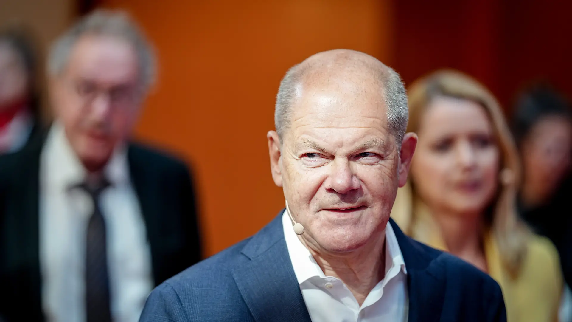 Olaf Scholz (SPD), ehemaliger Bundeskanzler, nimmt am Global Solutions Summit 2026 teil. Der Global Solutions Summit 2026 bringt internationale Führungskräfte und Entscheidungsträger zusammen, um Ideen in konkrete Maßnahmen umzusetzen und den Multilateralismus zu stärken. Im Fokus stehen dabei u.a. die Themen künstliche Intelligenz (KI), Fairer Welthandel, Finanzsysteme und Klimaschutz.