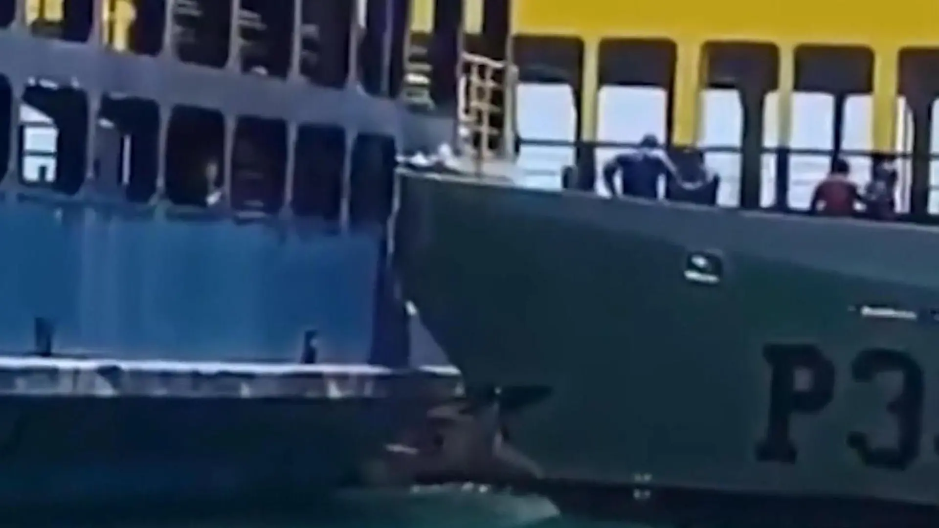 Marineschiff brettert ungebremst in Frachter – Crew ruft um Hilfe! Crash vor Mexikos Küste