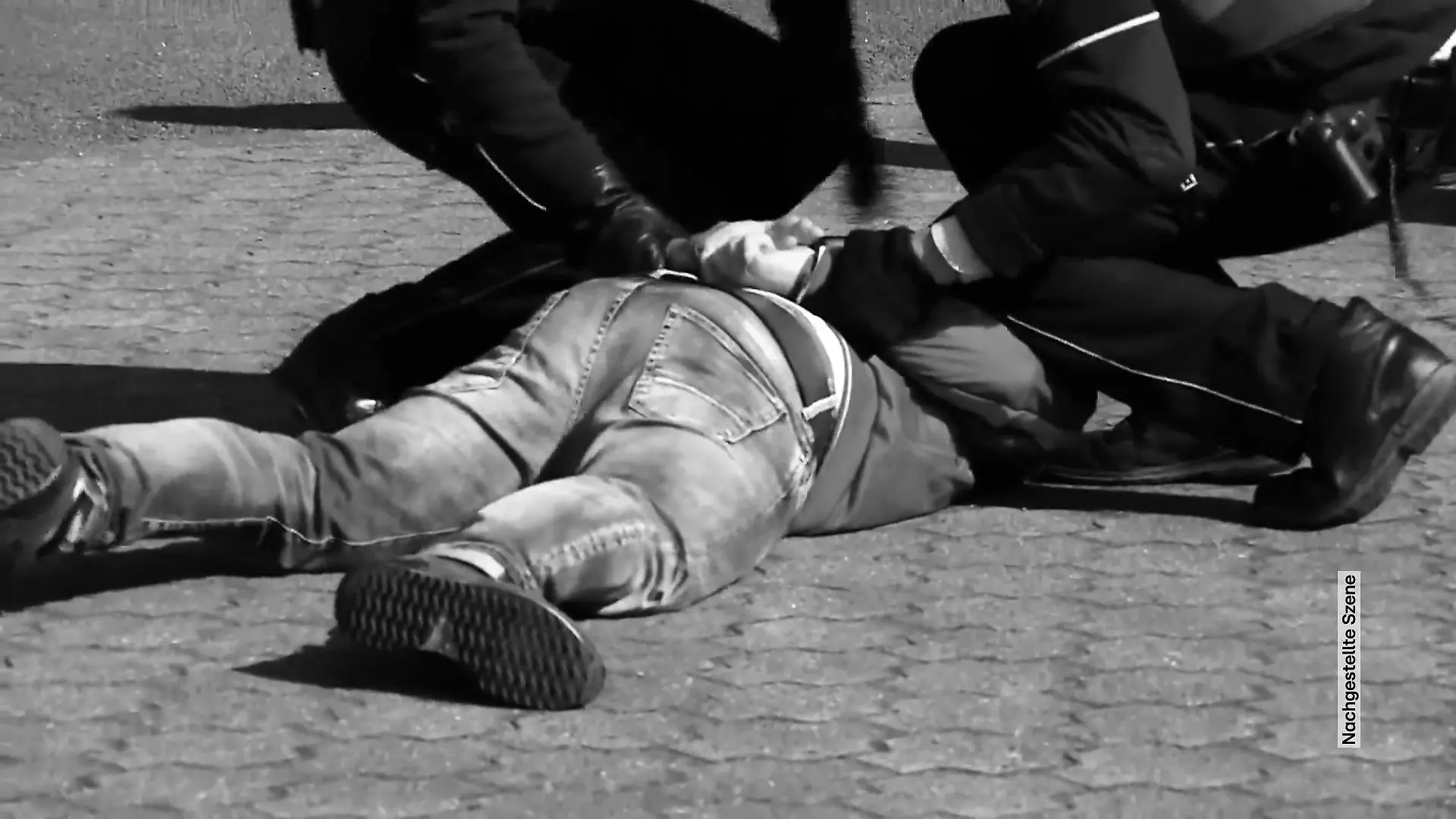 Prozess nach tödlichem Polizeieinsatz Beamte auf der Anklagebank
