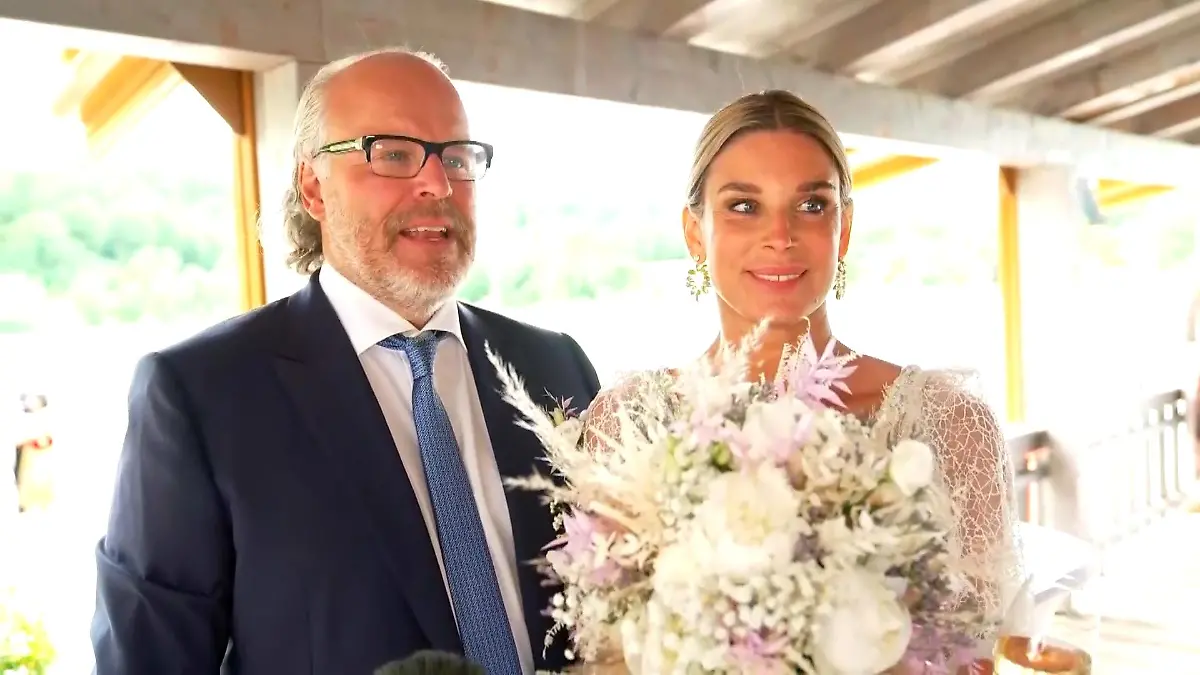 Claudelle Deckert & Peter Olsson sagen Ja 60 prominente Gäste feierten mit dem Hochzeitspaar