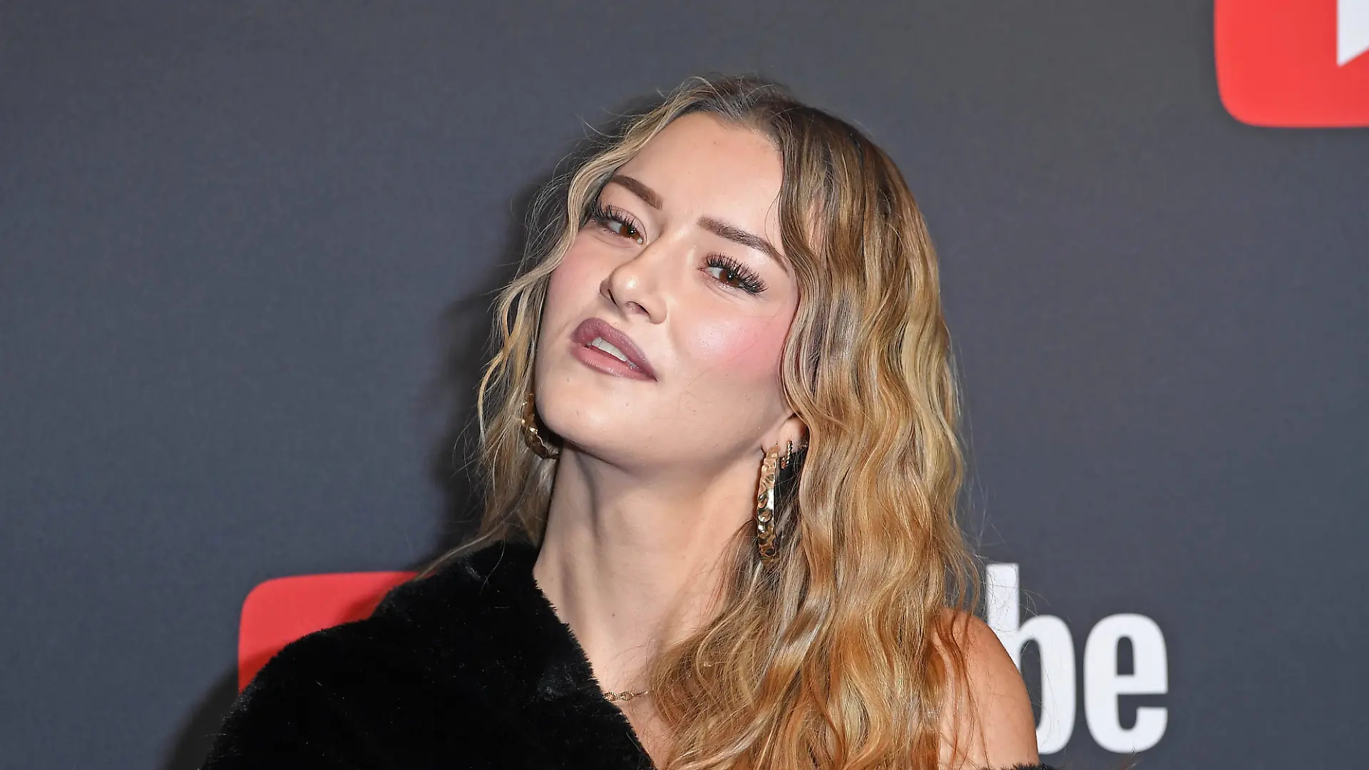 Summer Terenzi auf dem Roten Teppich zum YOUTUBE MUSIC AWARD DINNER im Grill Royal in Berlin am 25.11.2025 *** Summer Terenzi on the red carpet at the YOUTUBE MUSIC AWARD DINNER at Grill Royal in Berlin on 25 11 2025