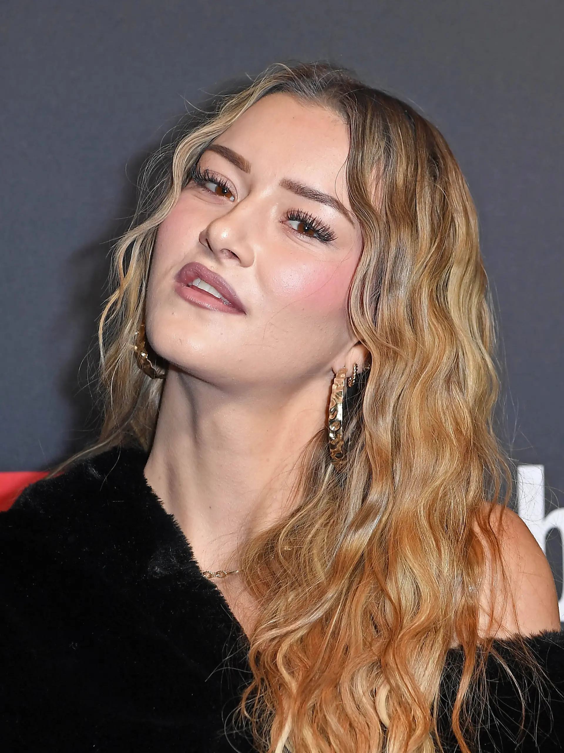 Summer Terenzi auf dem Roten Teppich zum YOUTUBE MUSIC AWARD DINNER im Grill Royal in Berlin am 25.11.2025 *** Summer Terenzi on the red carpet at the YOUTUBE MUSIC AWARD DINNER at Grill Royal in Berlin on 25 11 2025