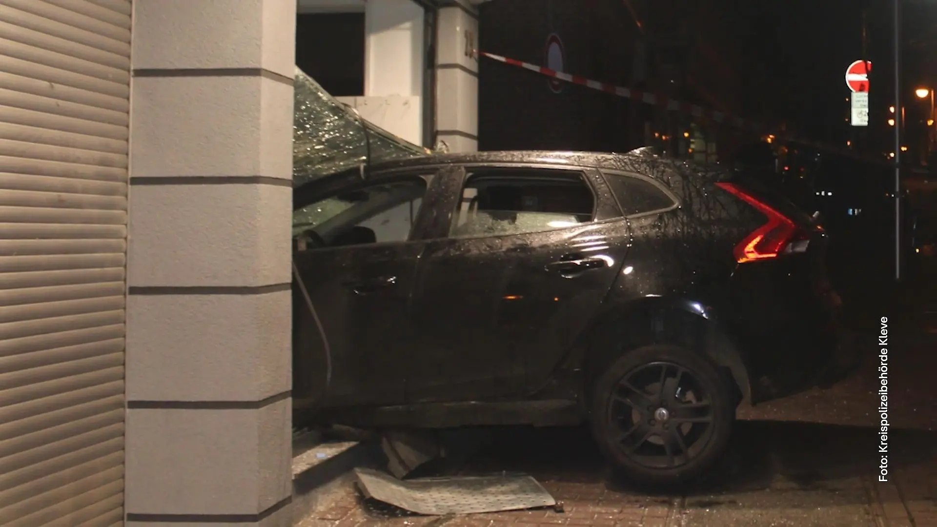 Auto kracht in Juweliergeschäft Schon wieder