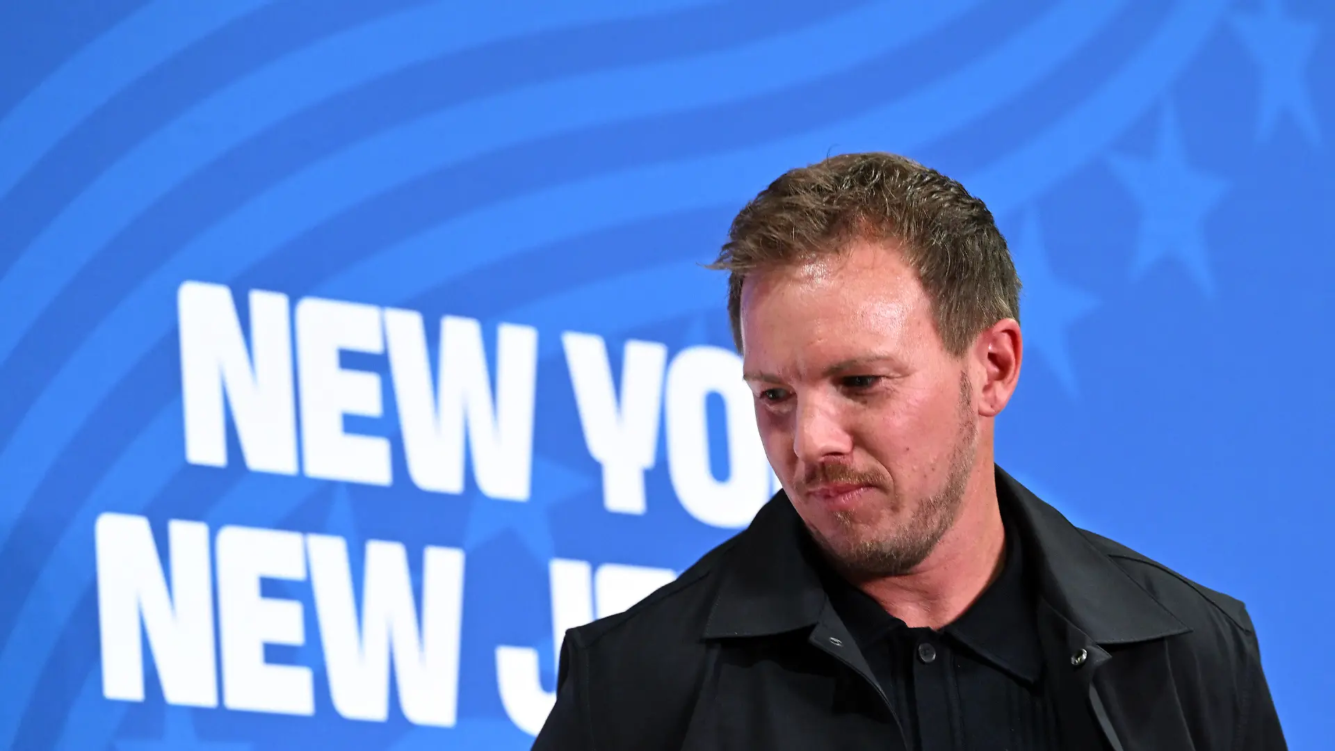 Fußball, WM 2026, Nationalmannschaft, Deutschland, Pressekonferenz vor dem letzten Gruppenspiel gegen Ecuador, Bundestrainer Julian Nagelsmann kommt zur Pressekonferenz. +++ dpa-Bildfunk +++