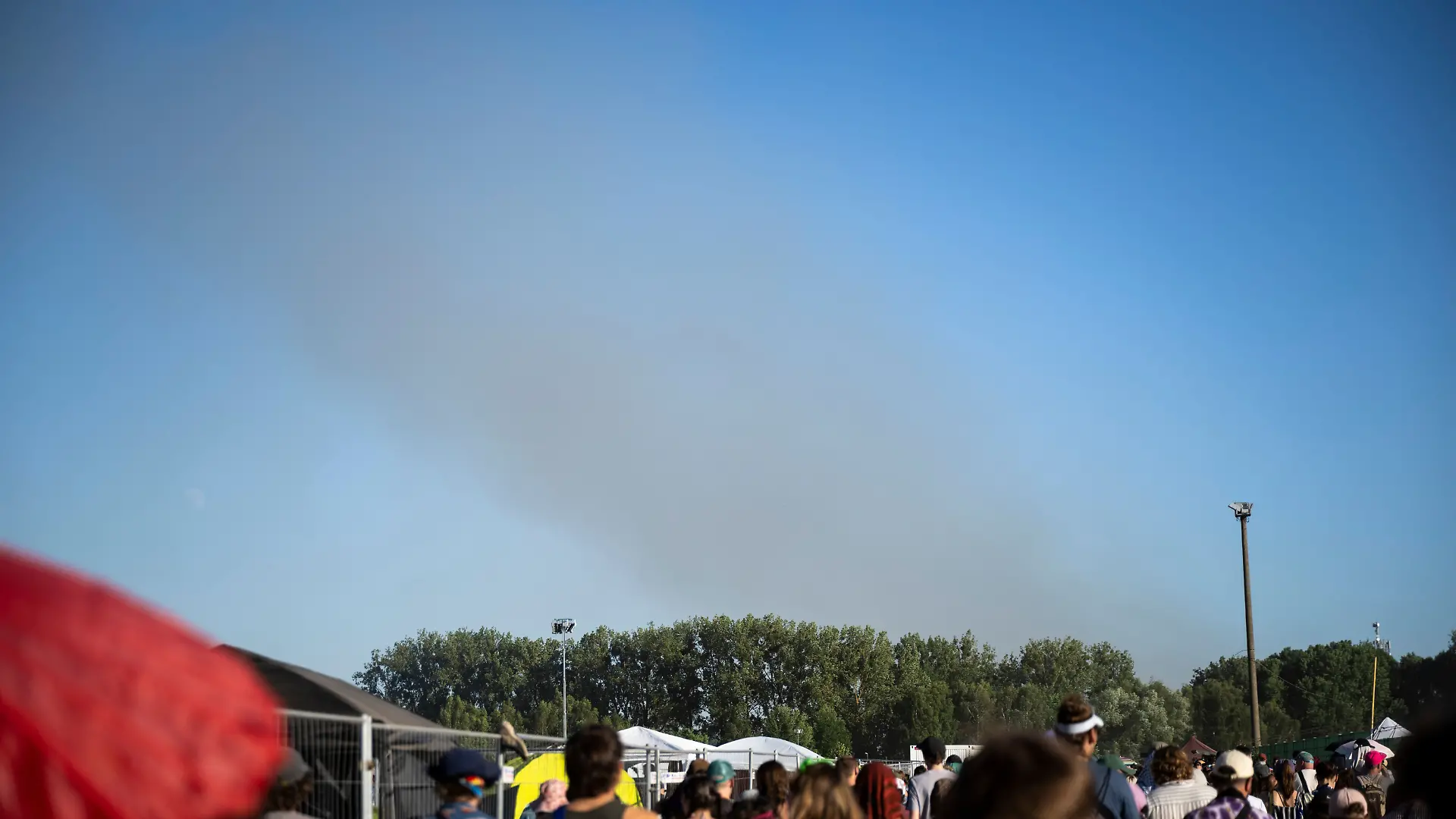 Bild zu: "Feuer! Riesiges Fusion-Festival in Lärz geräumt"