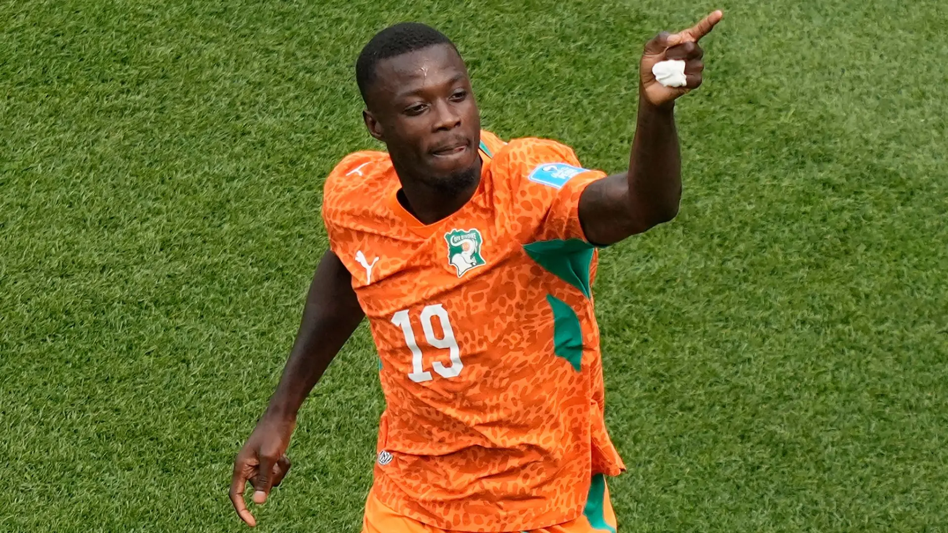 Nicolas Pépé bringt die Elfenbeinküste gegen Curaçao in Führung.