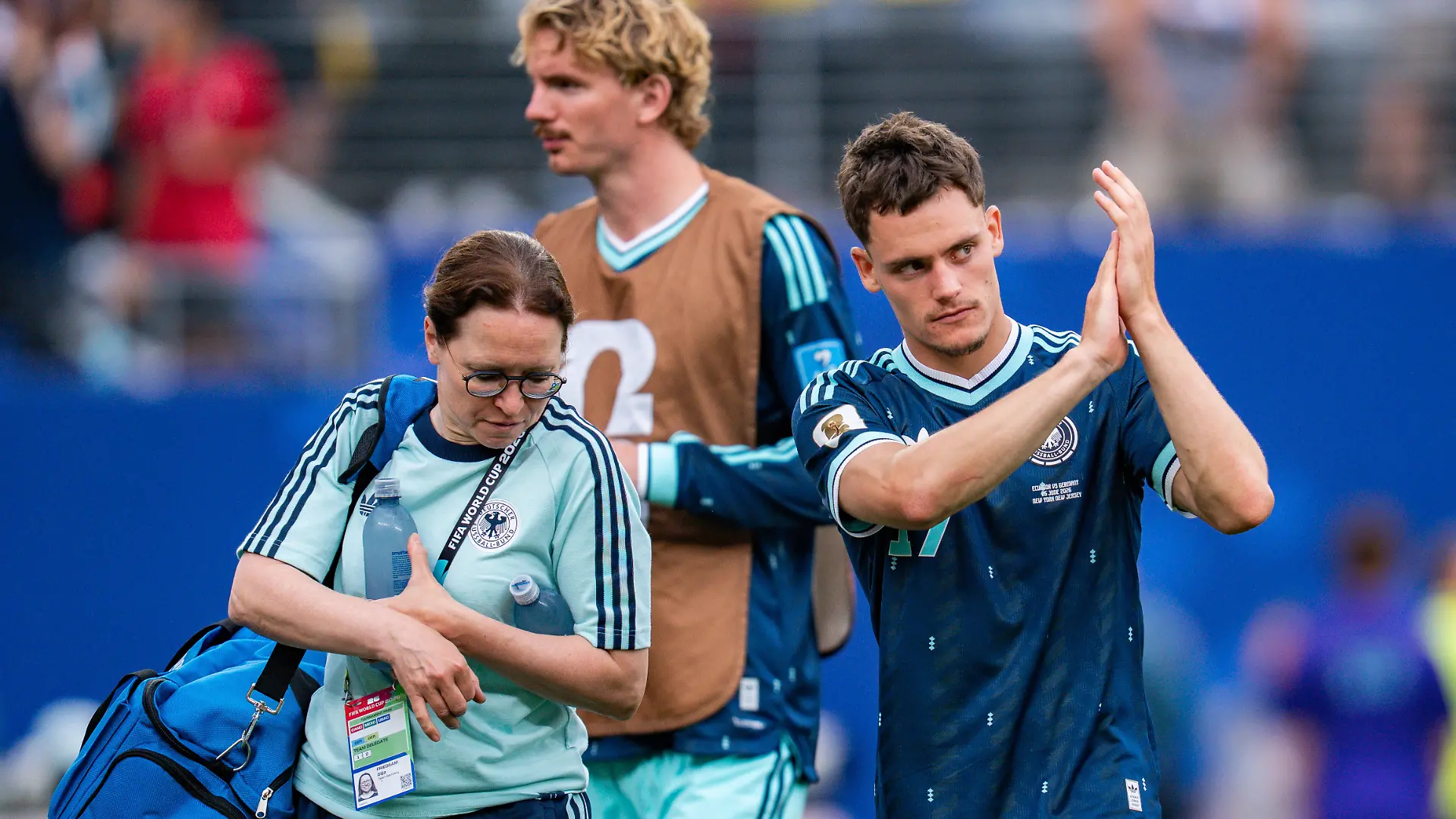 FIFA Fussball Weltmeisterschaft 2026, Gruppe E, Spiel 3, Ecuador vs Deutschand, 25.06.2026, Metlife-Stadion in New Jersey Nick Woltemade Deutschland Florian Wirtz Deutschland nach Abpfiff *** 2026 FIFA World Cup, Group E, Match 3, Ecuador vs. Germany, June 25, 2026, MetLife Stadium in New Jersey Nick Woltemade Germany and Florian Wirtz Germany after the final whistle Copyright: xBahhoxKarax