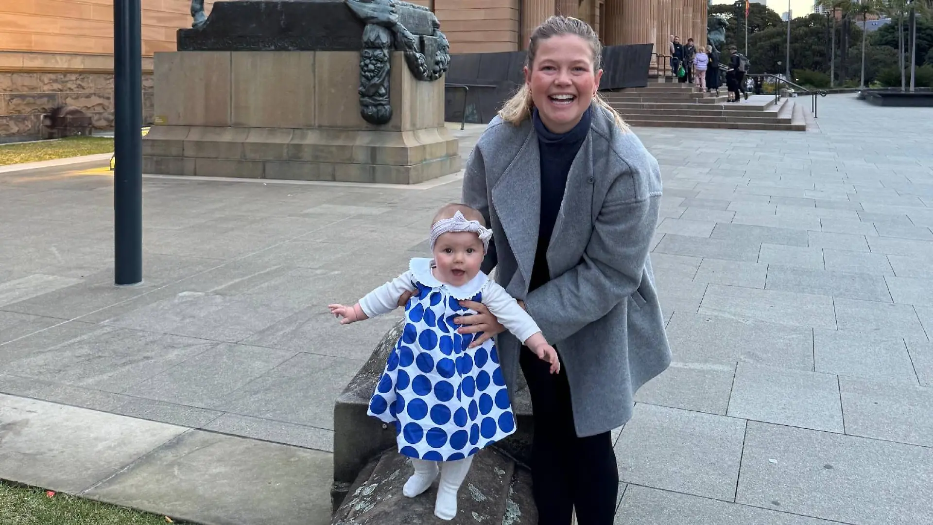 Leah Stewart und ihre Tochter August vor dem schweren Hai-Angriff