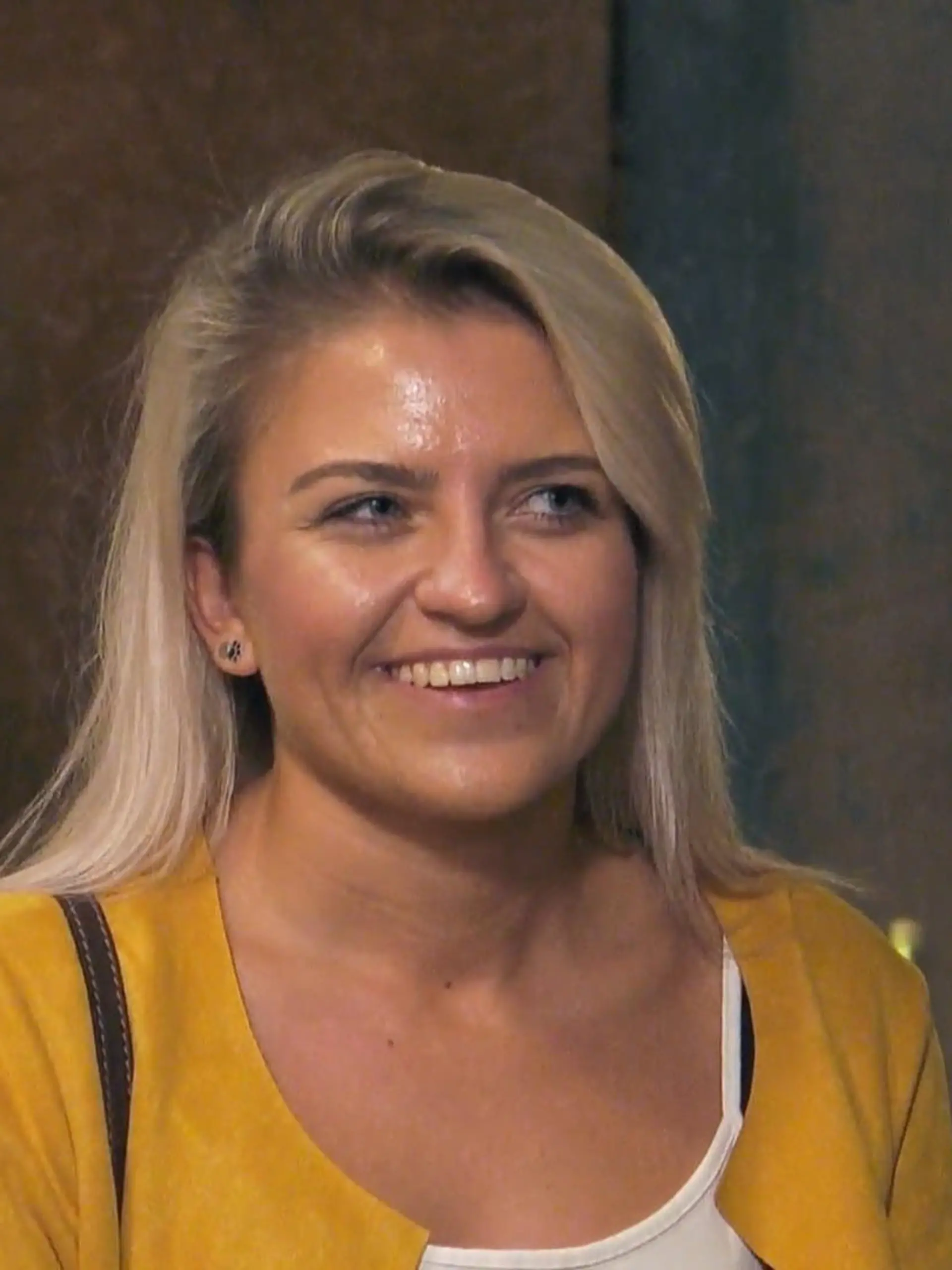 Bild zu: "Carolin hat Hummeln im Hintern"