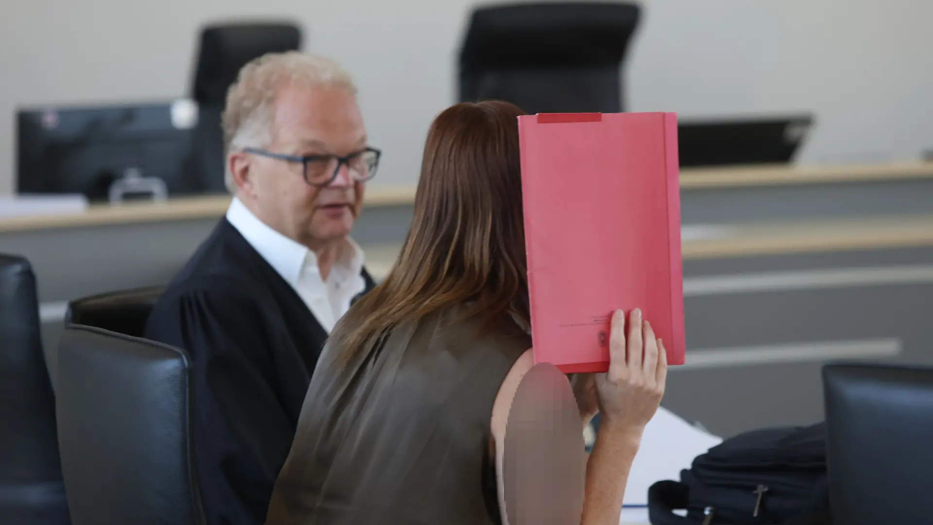 Bild zu: "Gina H.s Angehörige sorgen für überraschende Wende vor dem nächsten Fabian-Prozesstag"