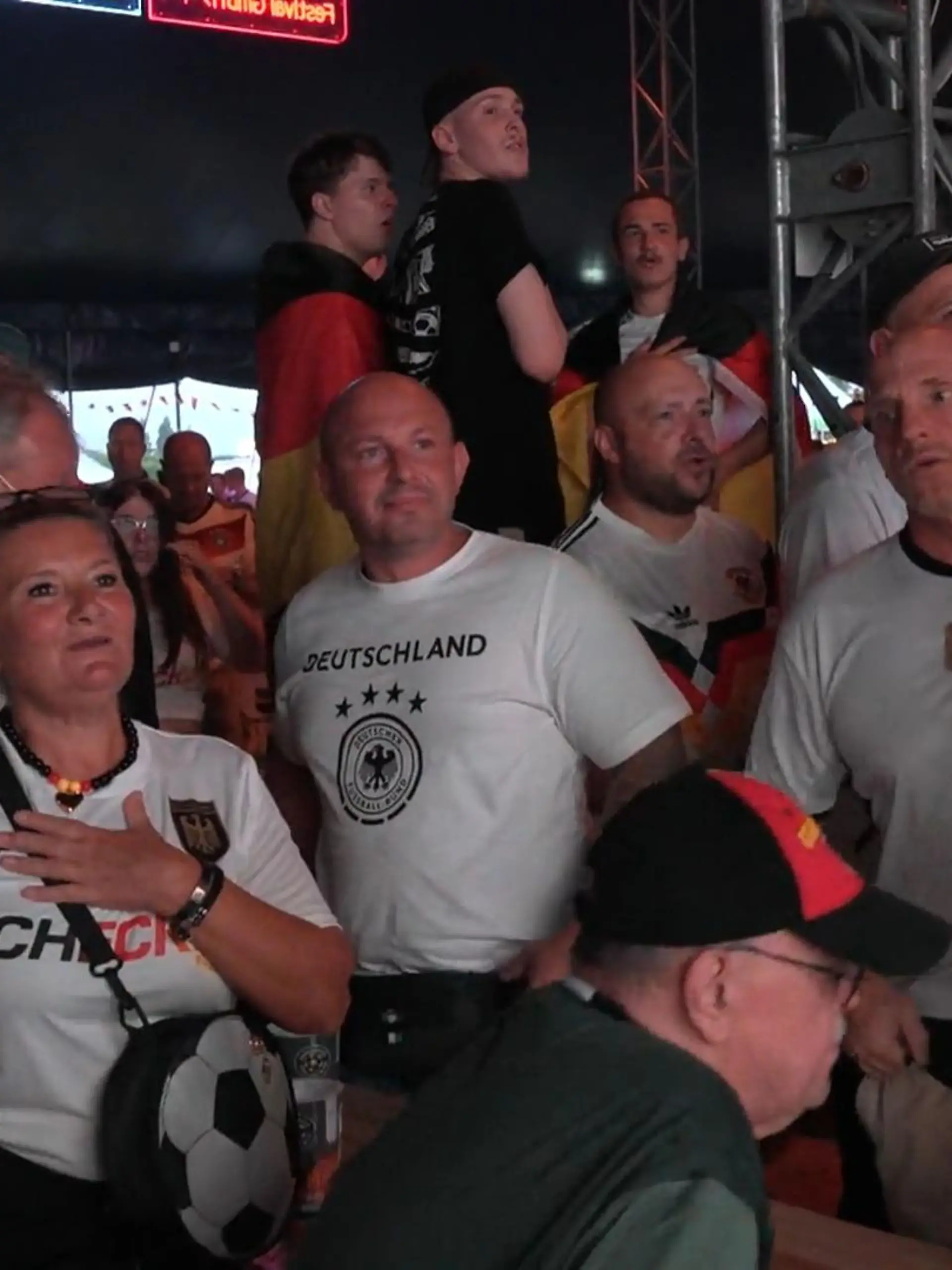 Bild zu: "Public Viewing in Essen"