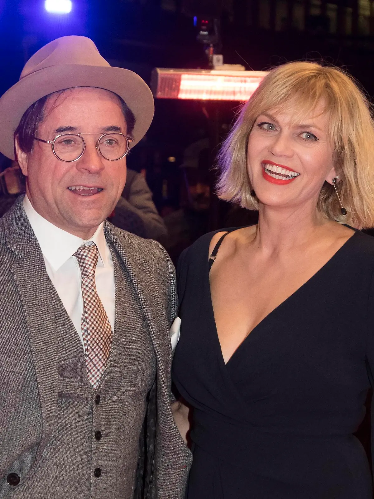 Jan Josef Liefers and Anna Loos strahlen