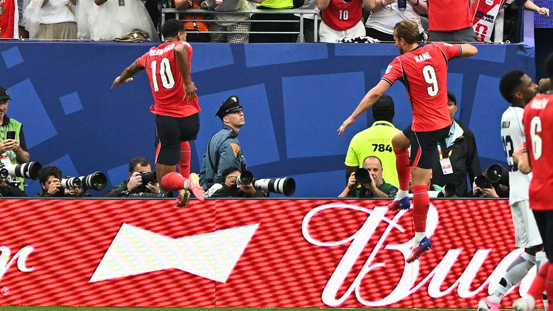 Englands Torschützen gegen Panama: Bellingham (l.) und Kane.