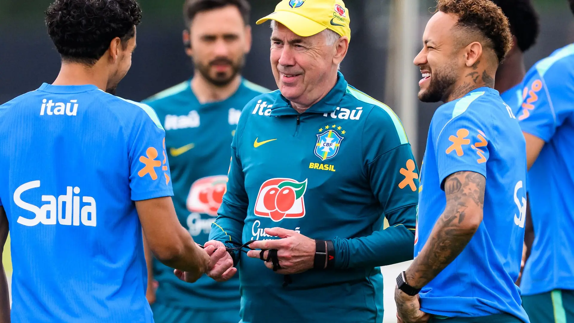 Schlüsselfiguren: Kapitän Marquinhos (l.) und Trainer Ancelotti. (Archvibild)