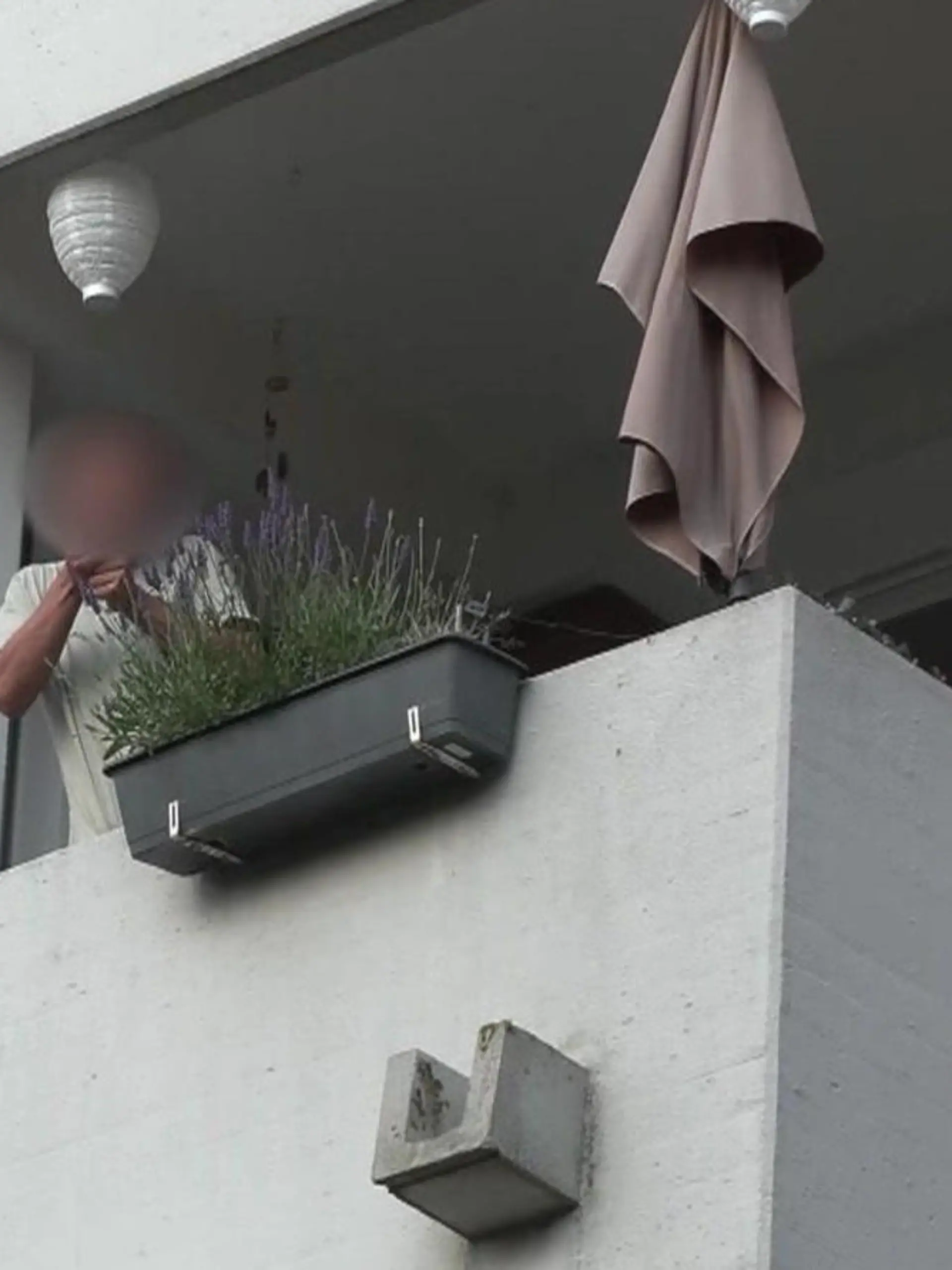 Bild zu: "Mutmaßlicher Einbrecher verschanzt sich in Wohnung – und macht dann DAS!"