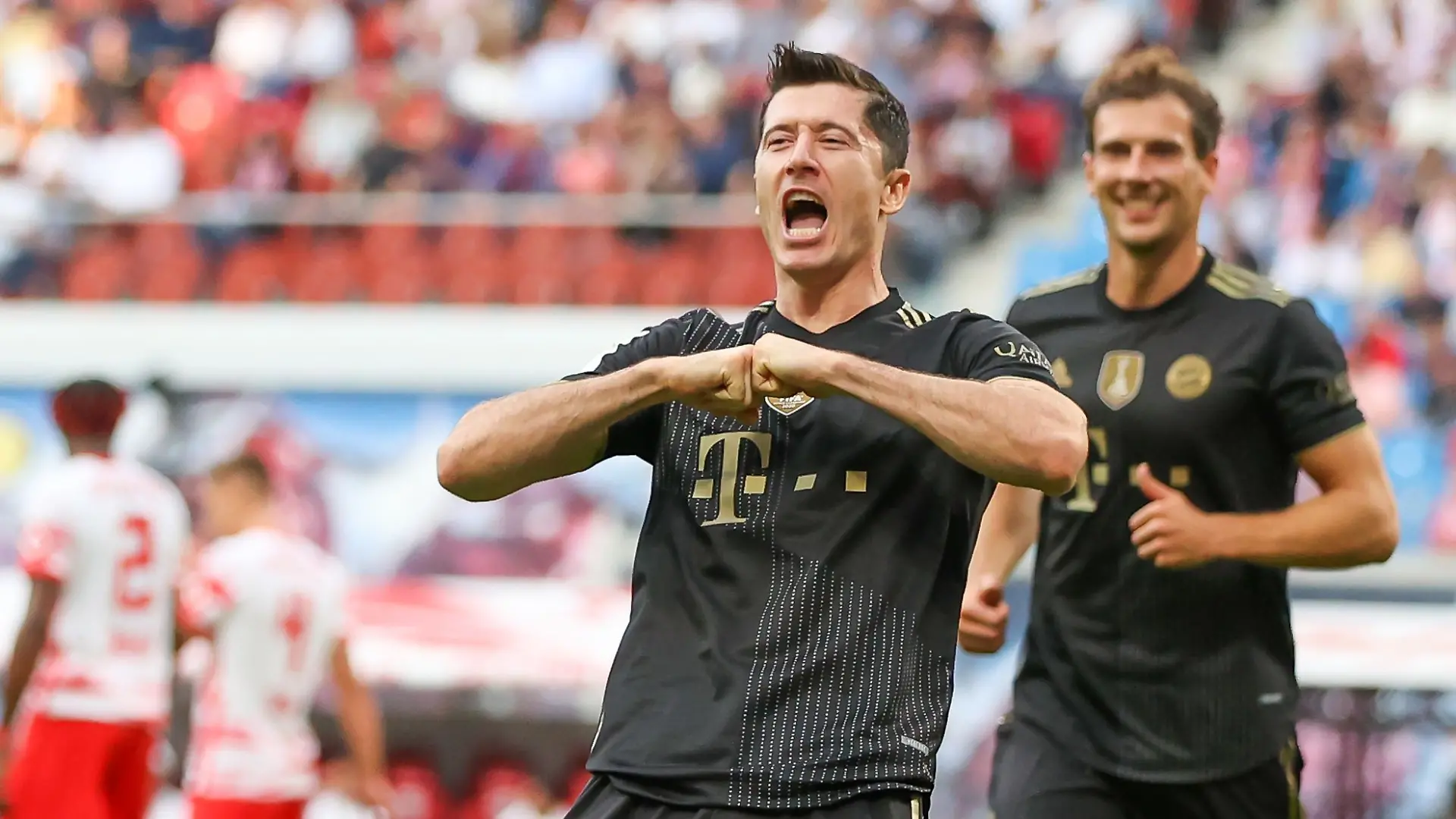 Robert Lewandowski (l) spielt künftig in den USA. (Archivbild)