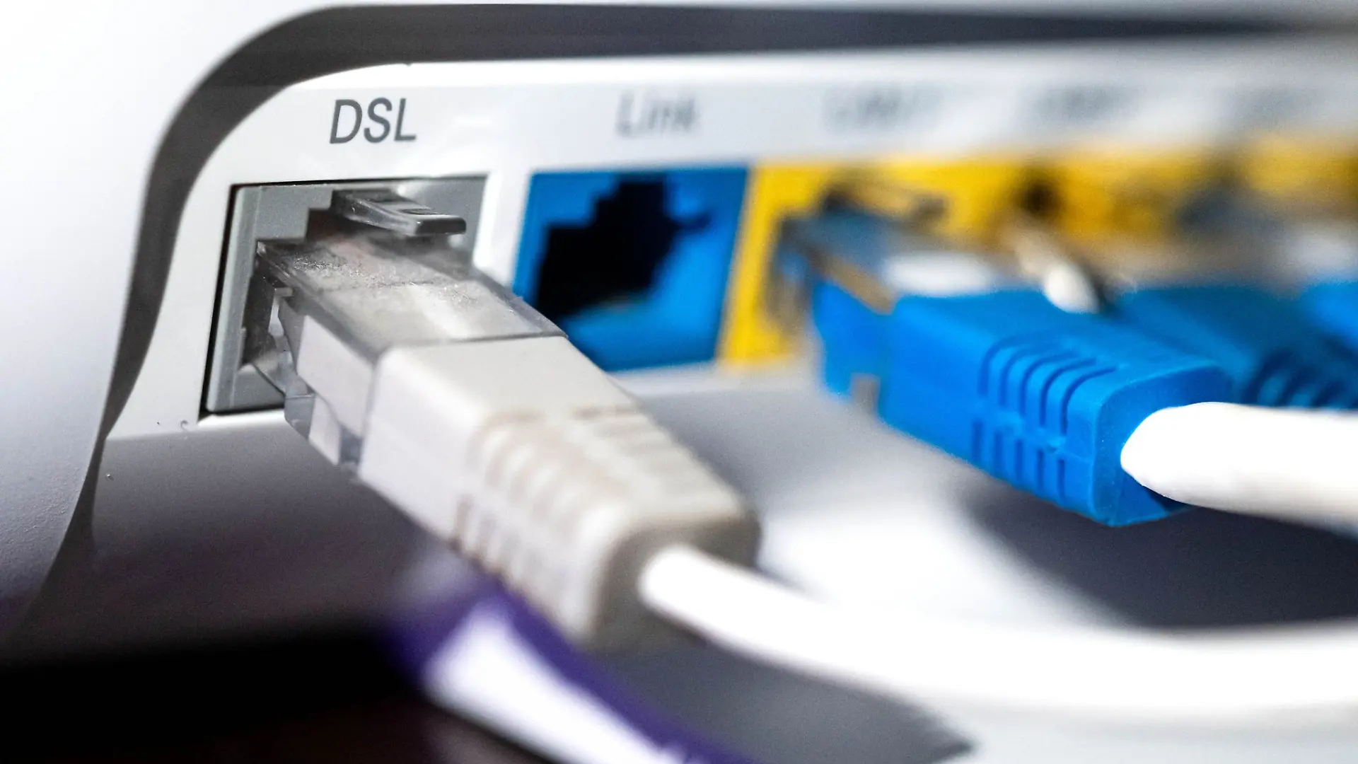 Telekommunikationsanbieter sind gesetzlich verpflichtet, die Leistung am neuen Wohnsitz bereitzustellen, ohne die vereinbarte Laufzeit oder sonstige Vertragsinhalte zu ändern.