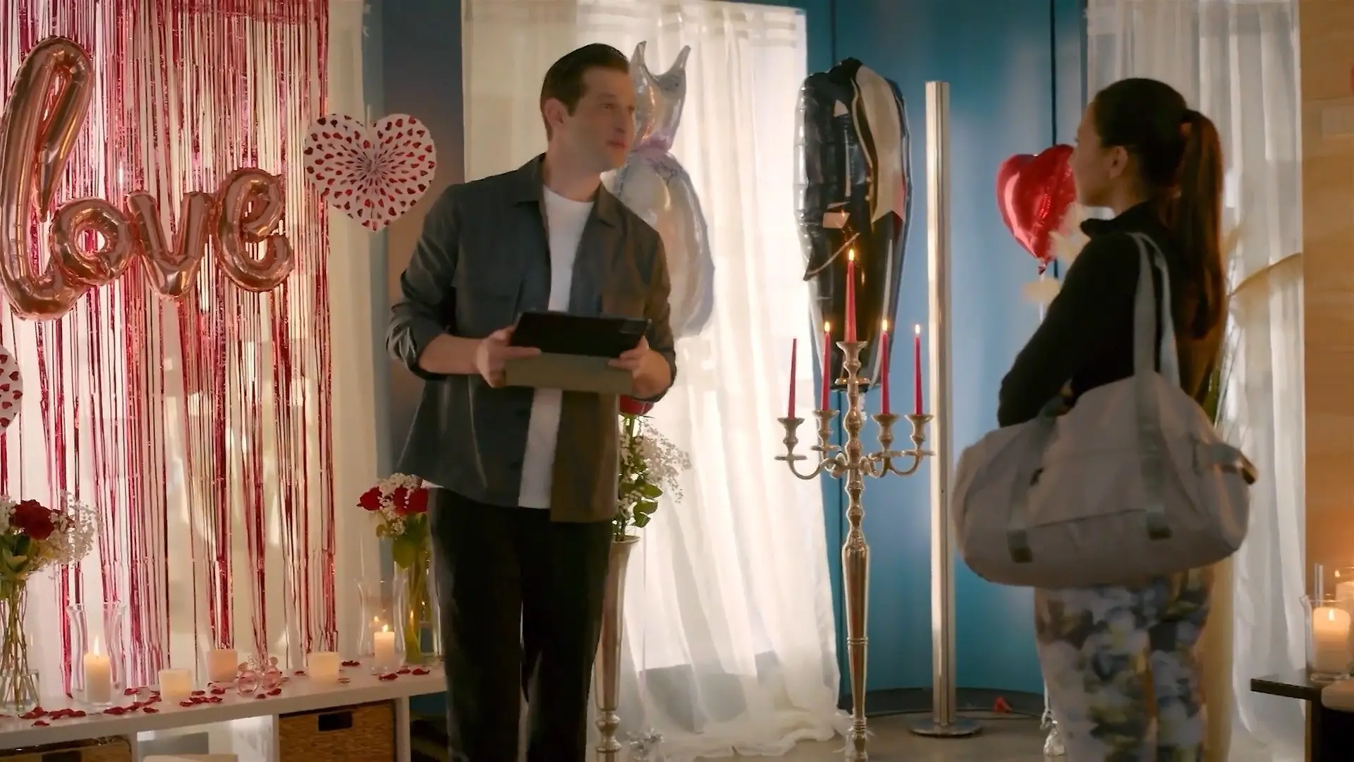 Trainingsraum romantisch geschmückt! Will Deniz Charlie einen Heiratsantrag machen? AWZ-Folge vom 10.07.26 auf RTL+
