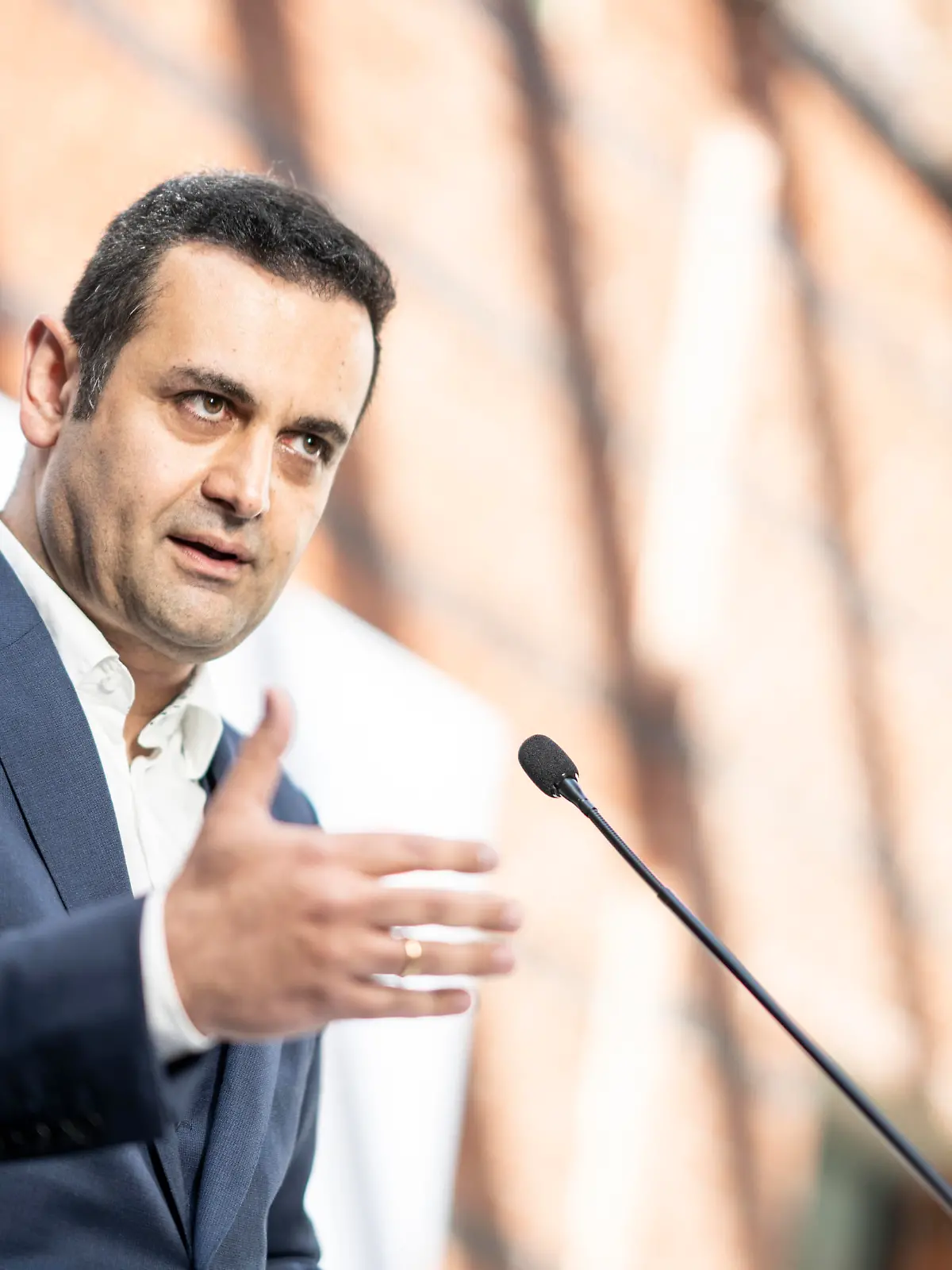FDP-Generalsekretär Bijan Djir-Sarai bei einer Pressekonferenz nach Gremiensitzungen in Berlin / 080523