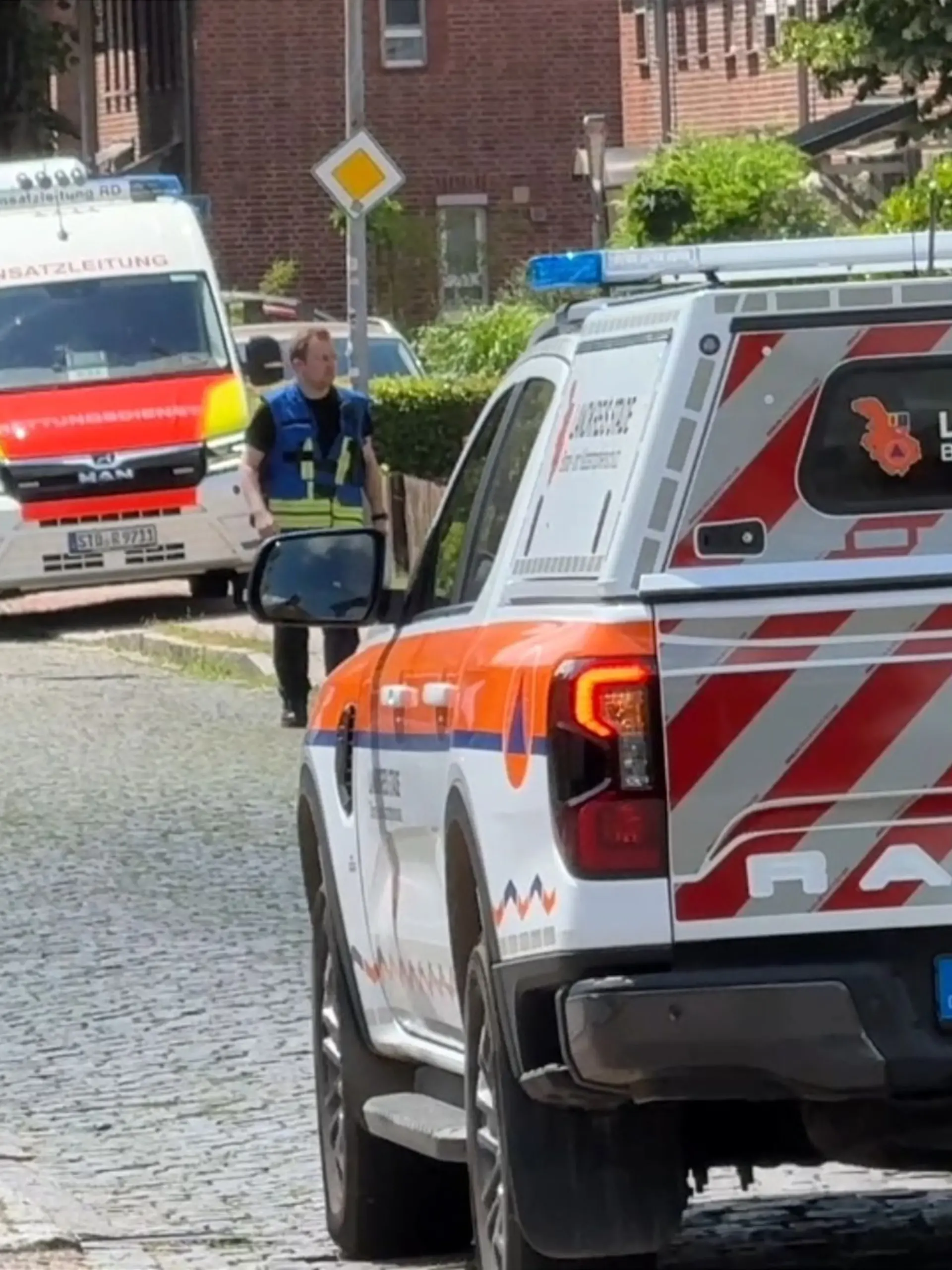 Bild zu: "Sechs Tote in Stade – alle Fakten, alle Hintergründe"