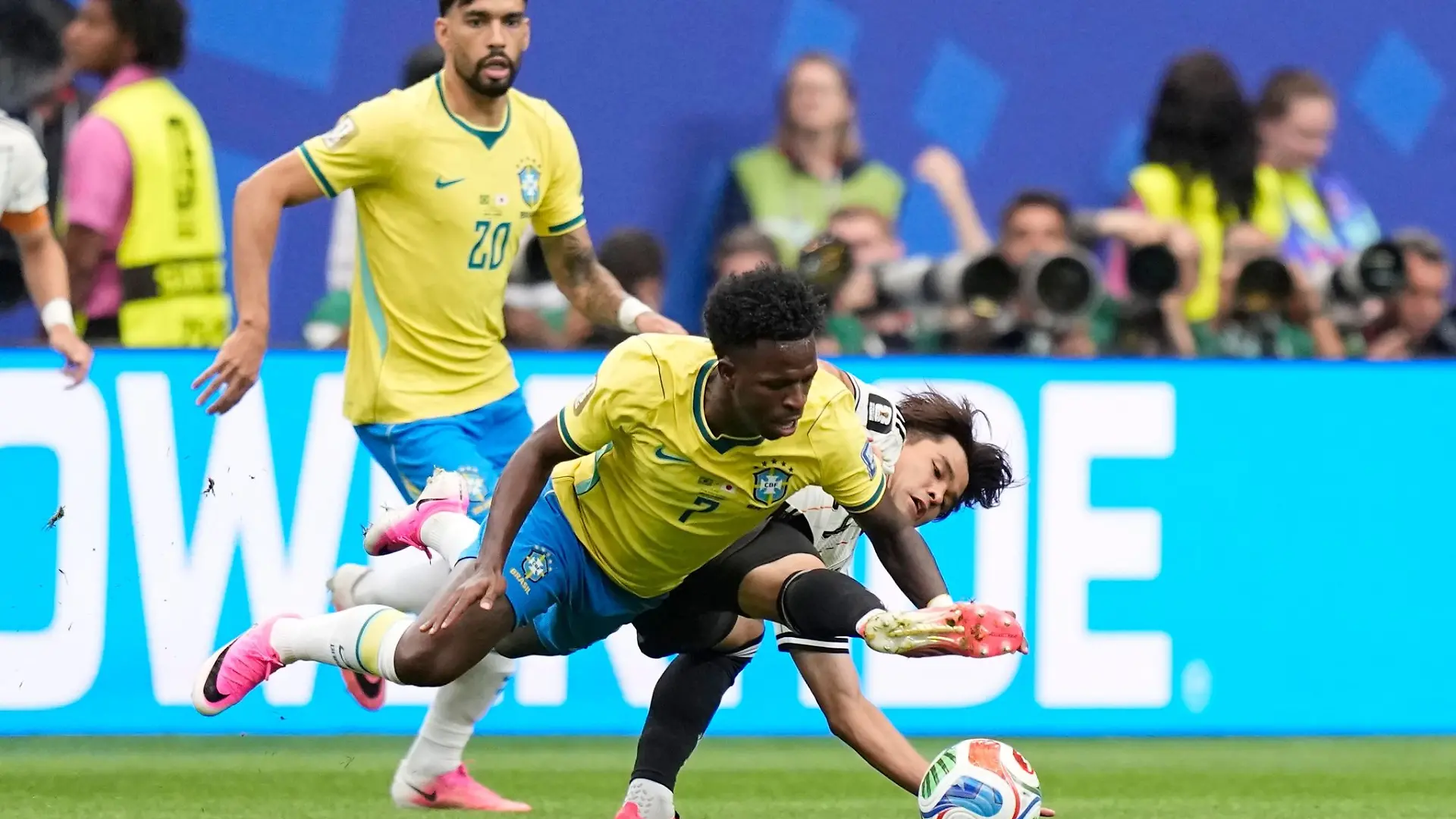 Brasilien mit Real Madrids Vinícius Júnior hatte mit Japan große Mühe.