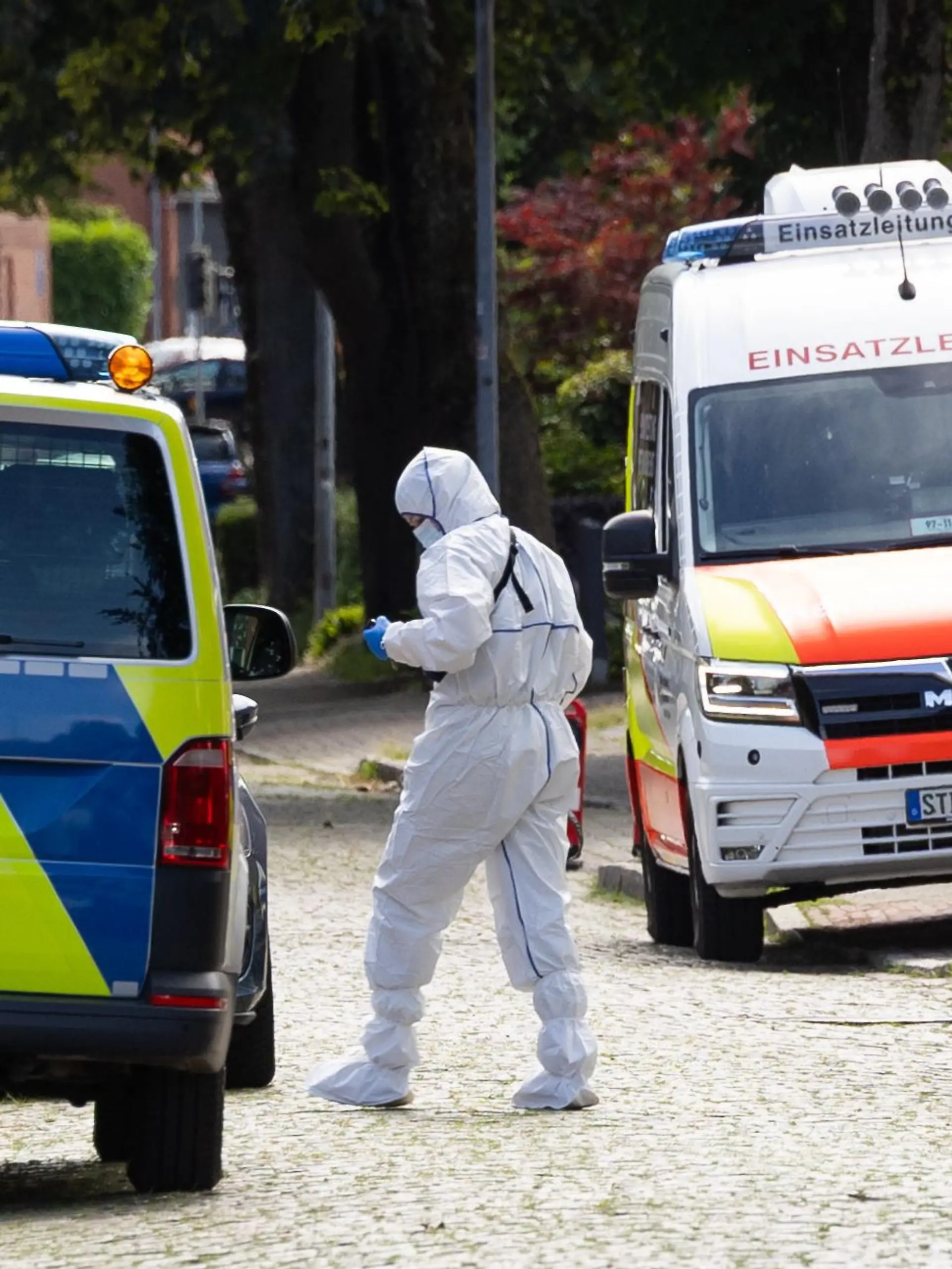 Bild zu: "Sechs Tote in Stade – alle Fakten, alle Hintergründe"