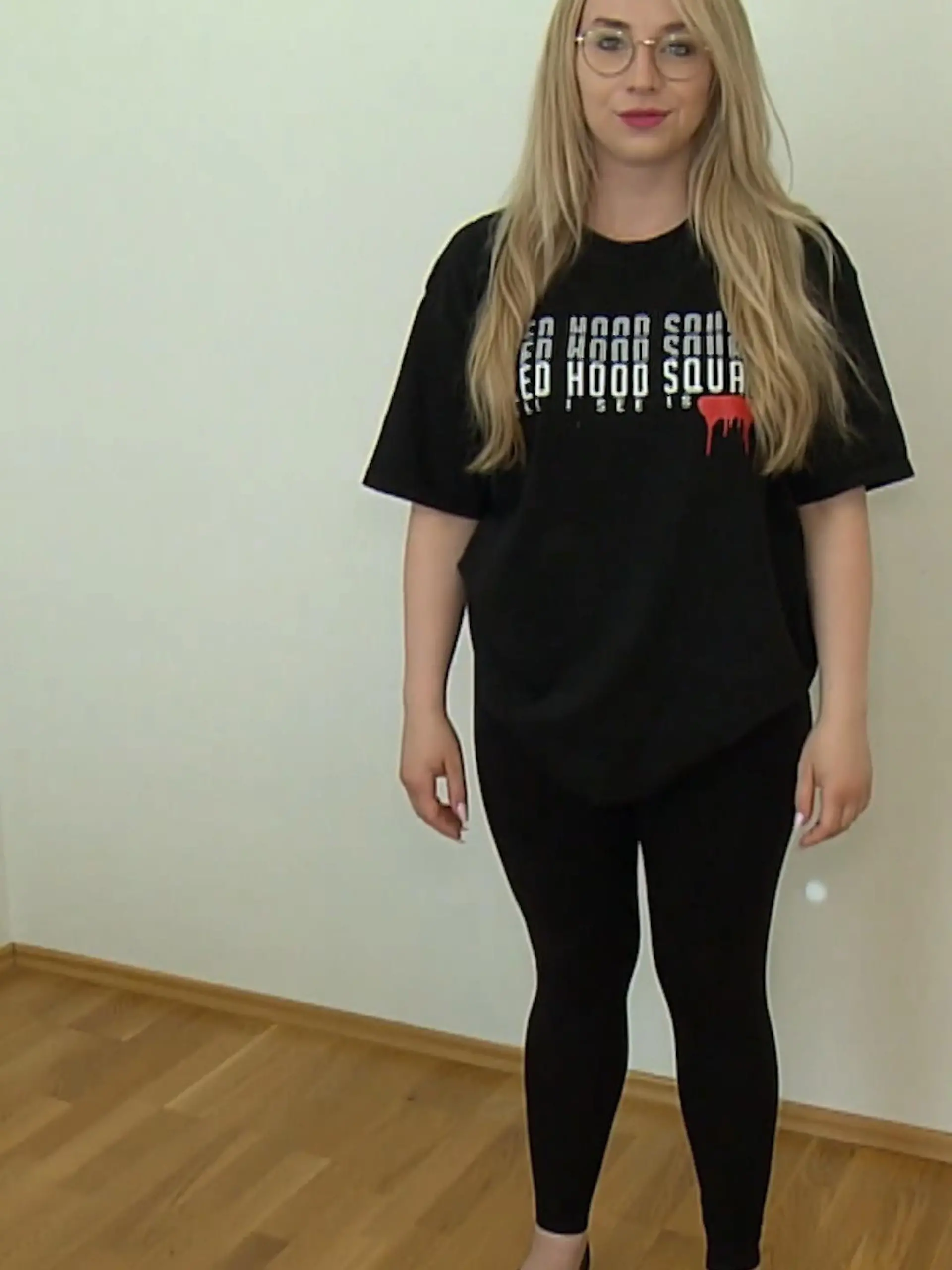 Bild zu: "Kann YouTube-Expertin Astrid ihre Kurven in Szene setzen?"