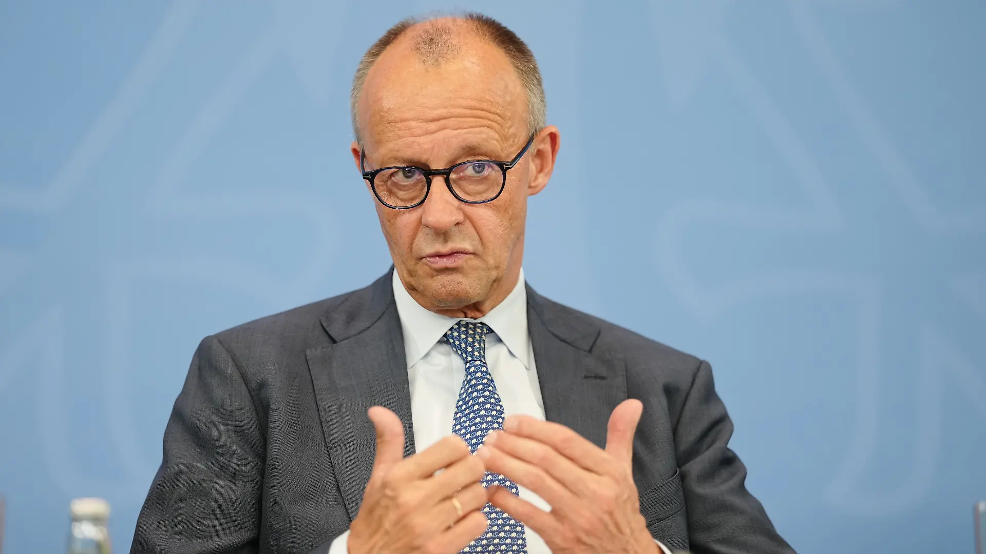 Bundeskanzler Friedrich Merz treibt die Reform voran: Ab dem 1. Juli ersetzt die neue Grundsicherung das bisherige Bürgergeld.