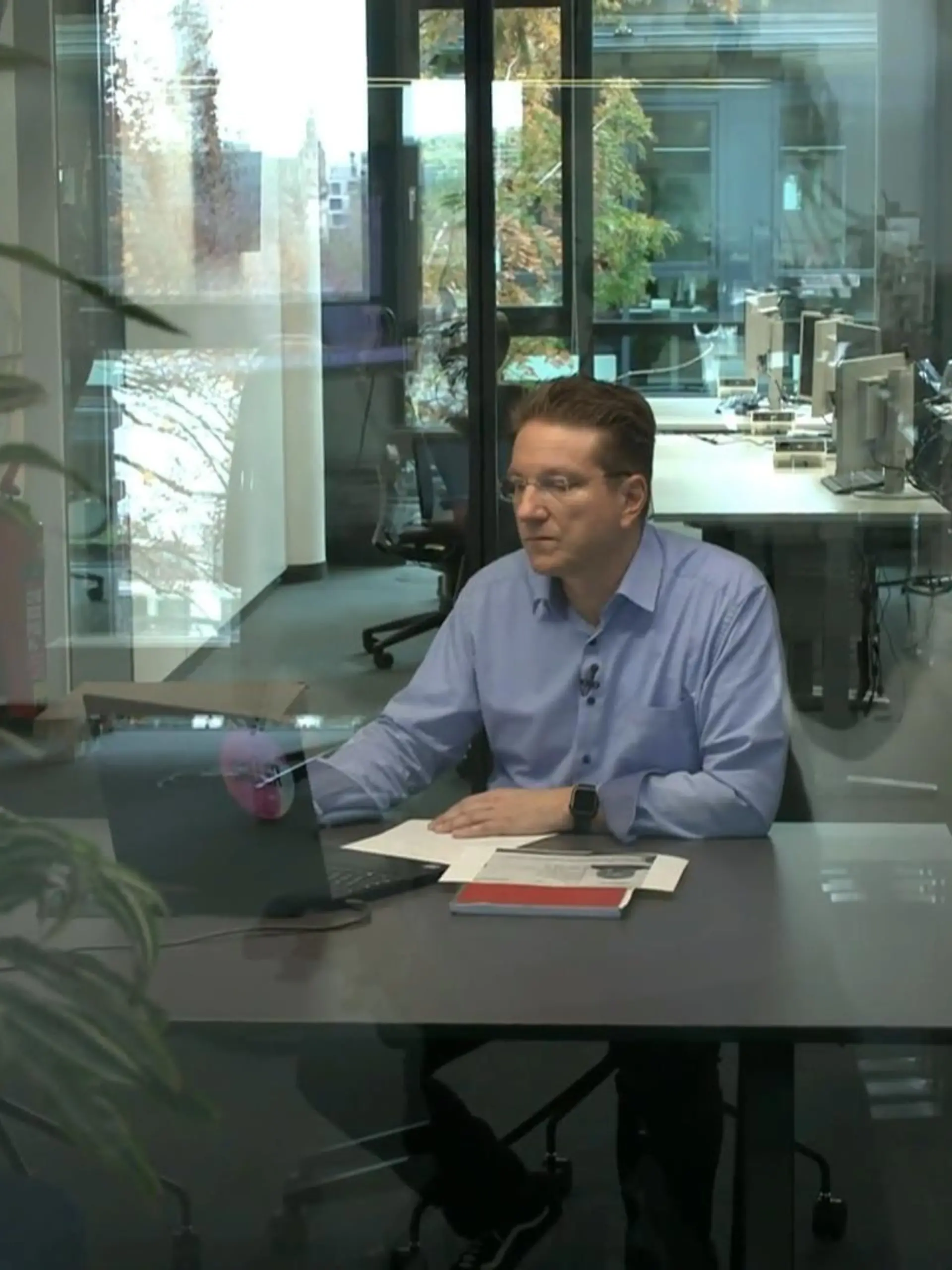 Bild zu: "Miese Ferienhausabzocke in Portugal! RTL-Urlaubsretter Ralf Benkö entlarvt Betrüger"