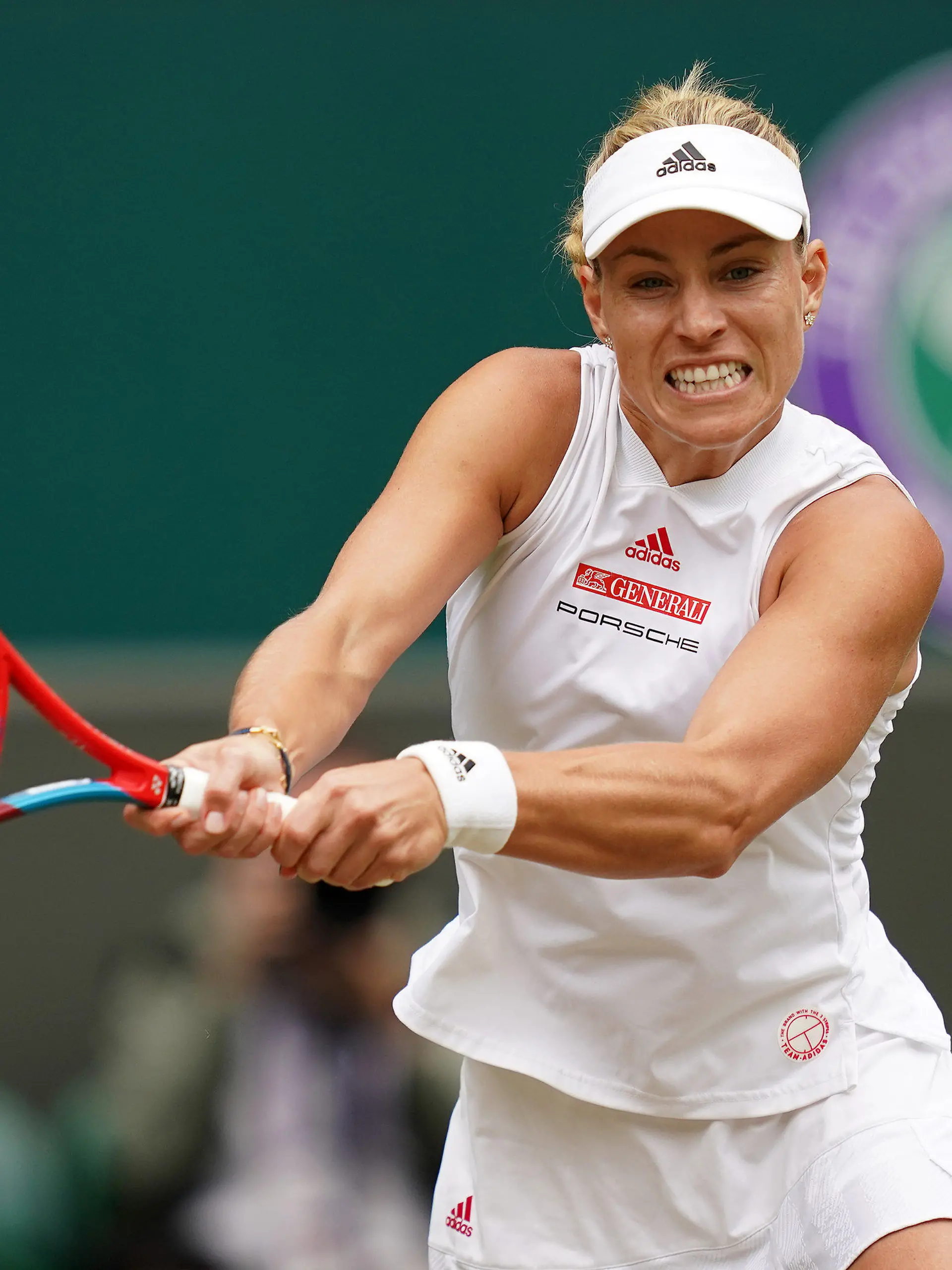 08.07.2021, Großbritannien, London: Tennis: Grand Slam, Wimbledon, WTA-Tour, Einzel, Damen, Halbfinale, Barty (Australien) - Kerber (Deutschland). Angelique Kerber in Aktion. Foto: John Walton/PA Wire/dpa +++ dpa-Bildfunk +++