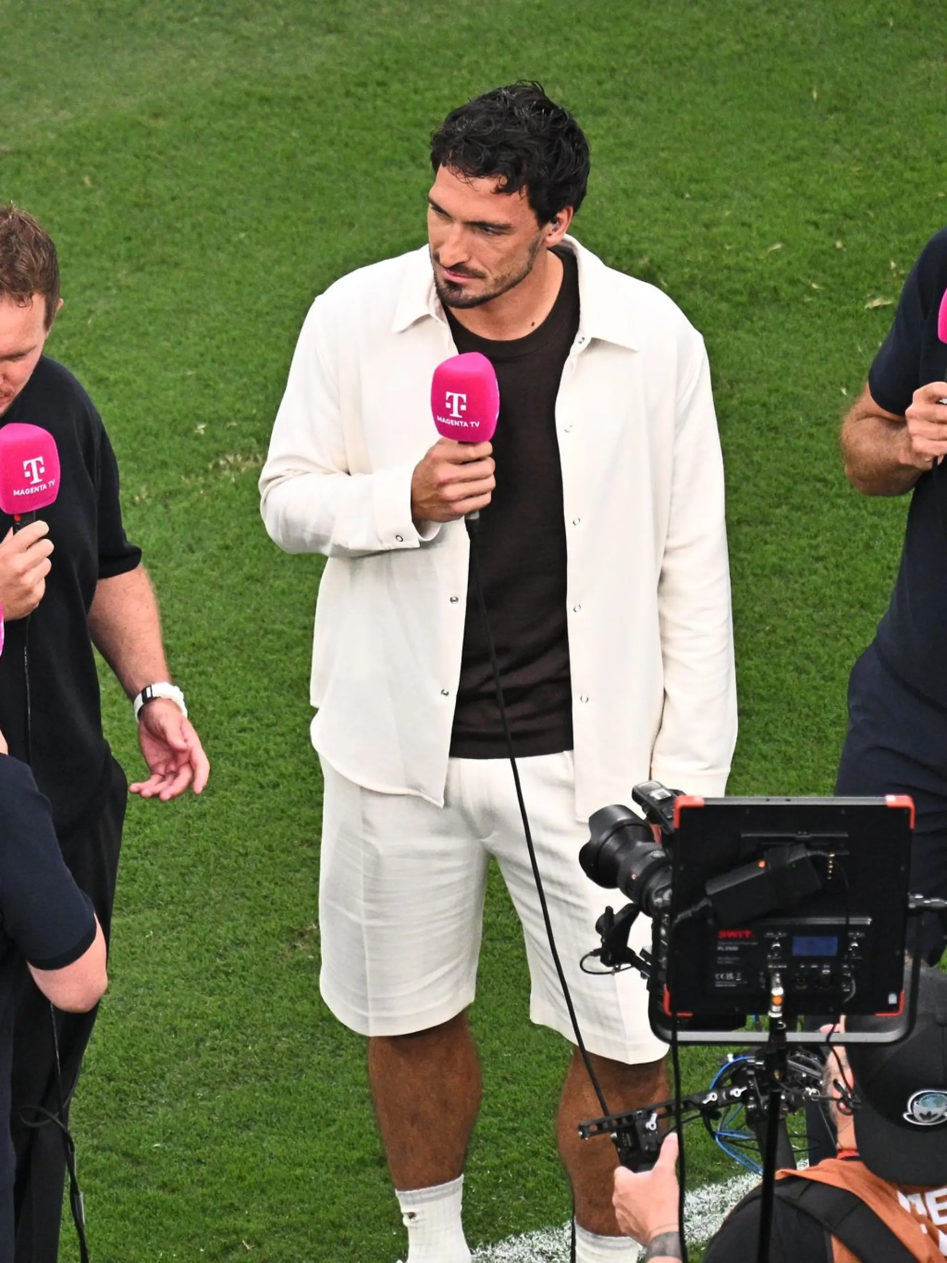 Julian Nagelsmann (2.v.l.) redet gegen Johannes B. Kerner (l.) an.