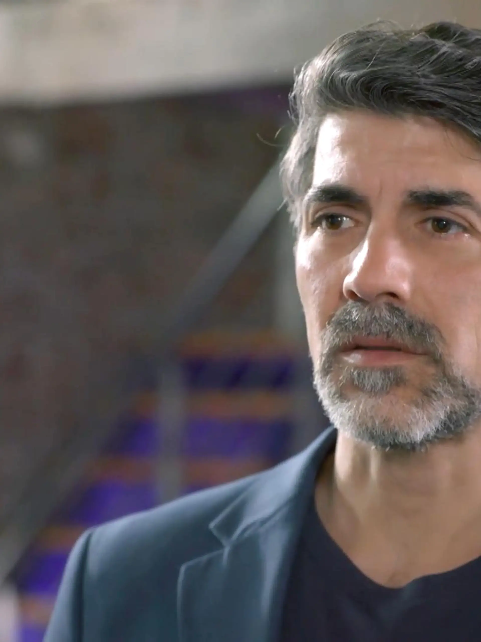 Unter uns: Ferhat erfährt den Hintergrund von Nurays Tod