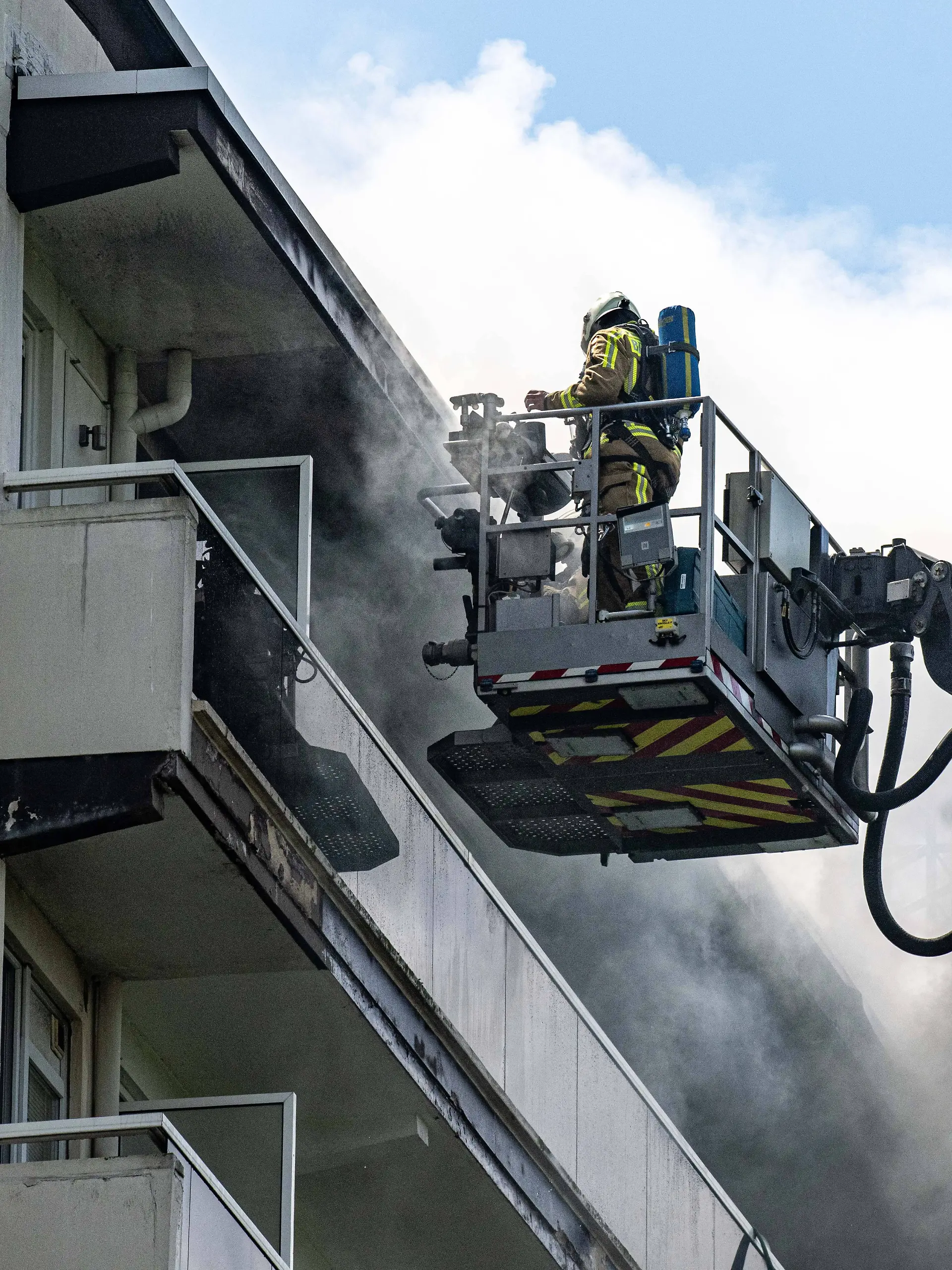 Bild zu: "Mehrere Tote bei Brand in Wohnblock in Antwerpen"