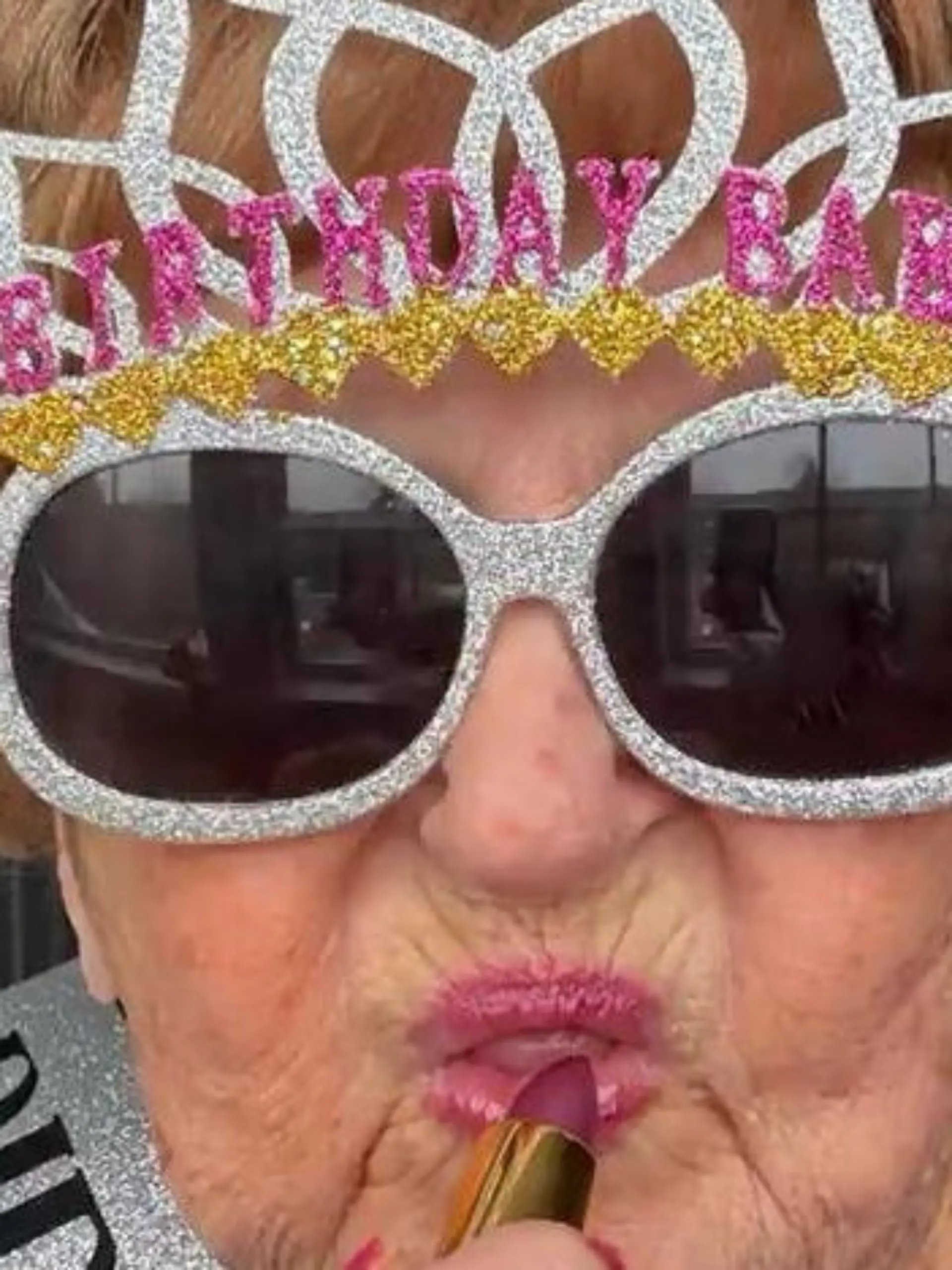 Bild zu: "Wegen zu wilder Partys! Oma Droniak (96) droht Rausschmiss aus Altenheim"