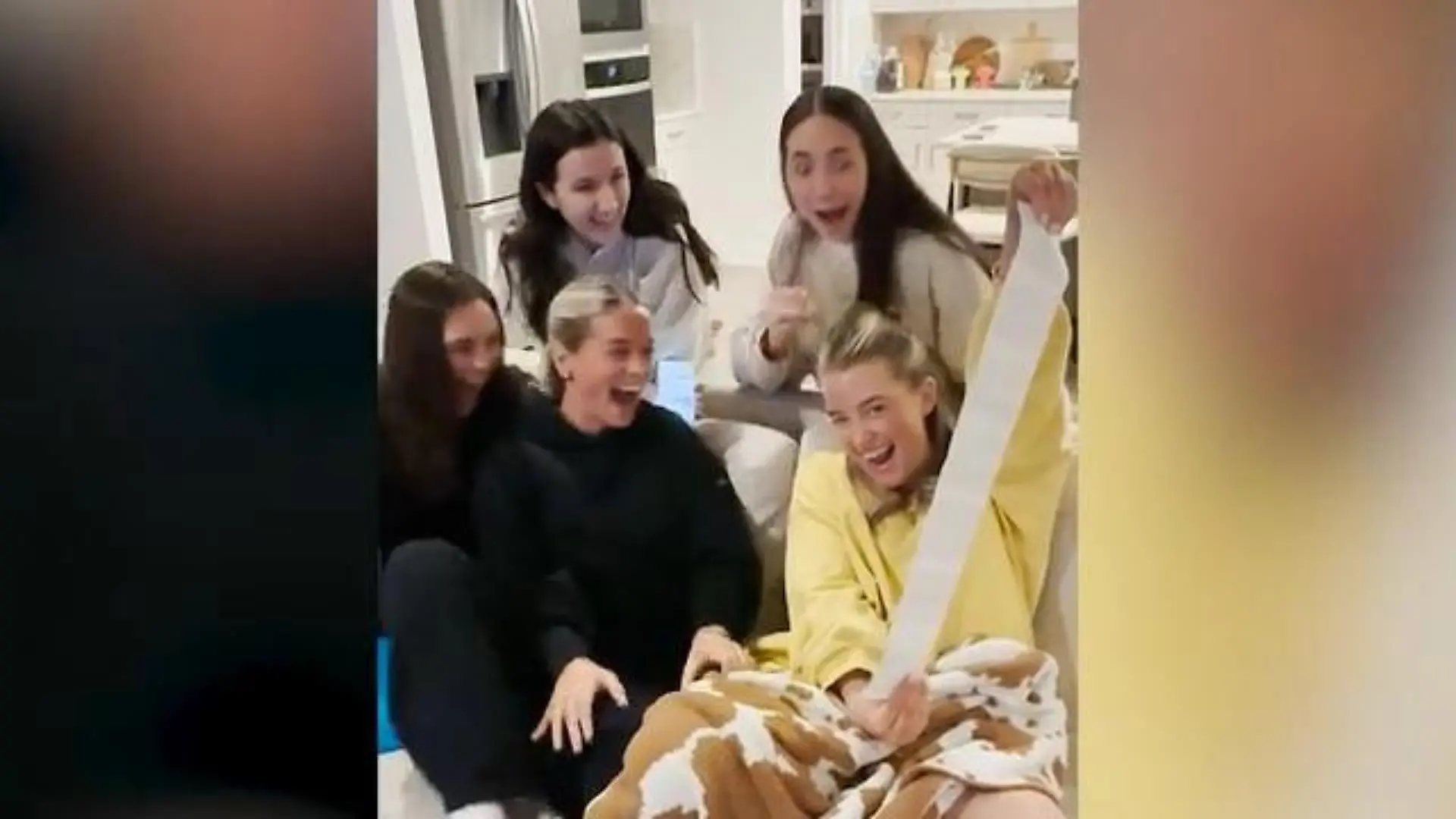 Emily will Schwangerschaft verkünden – doch Freundinnen stehlen ihr SO die Show Schock bei Mädels-Trip