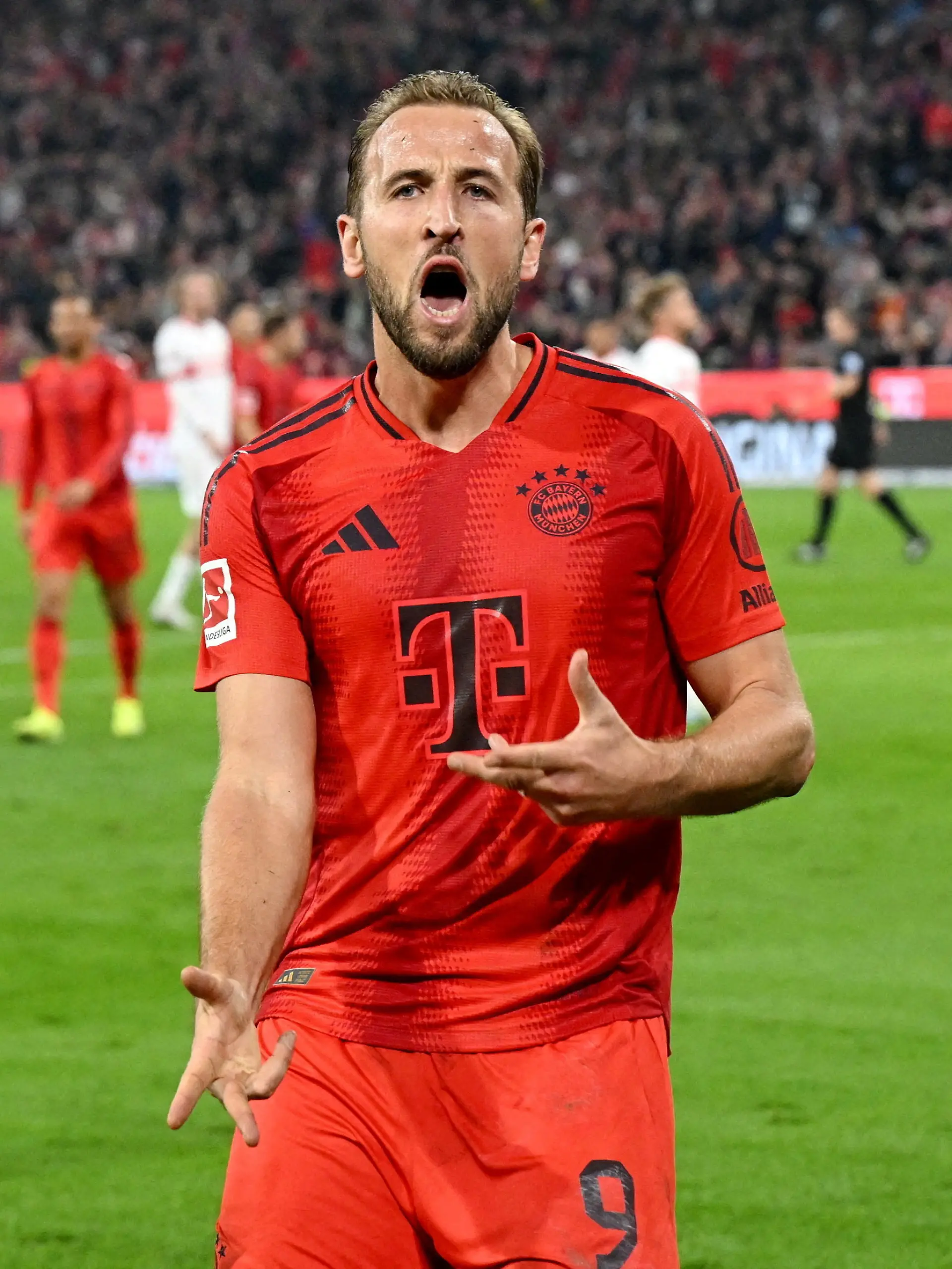 FILE PHOTO: Soccer Football - Bundesliga - Bayern Munich v VfB Stuttgart - Allianz Arena, Munich, Germany - October 19, 2024 Bayern Munich's Harry Kane celebrates scoring their third goal to complete a hat-trick REUTERS/Angelika Warmuth DFL REGULATIONS PROHIBIT ANY USE OF PHOTOGRAPHS AS IMAGE SEQUENCES AND/OR QUASI-VIDEO./File Photo