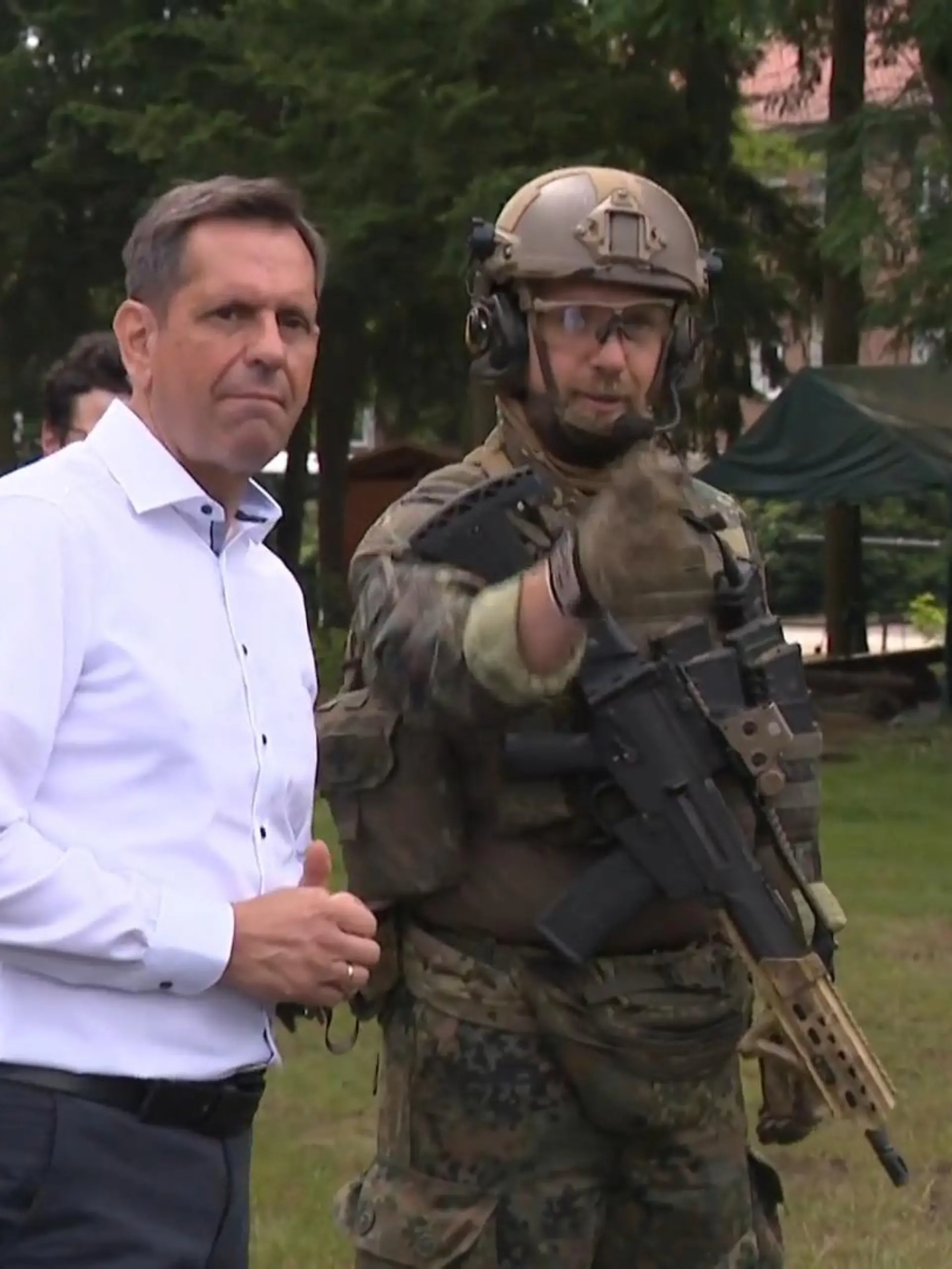Bild zu: "Ministerpräsident Olaf Lies auf Sommerreise"