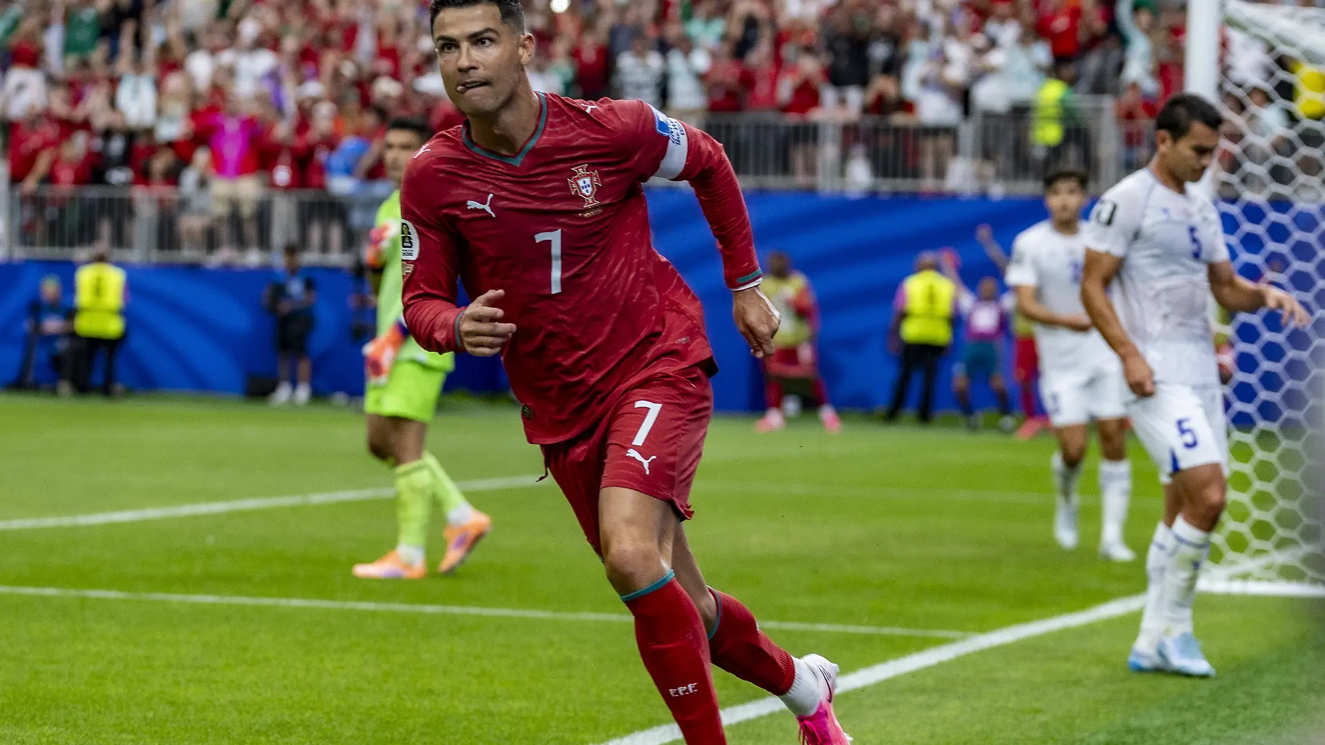 Texas (USA), 06/23/2026 - Football / Portugal vs Uzbekistan / FIFA World Cup 2026 - Player Cristiano Ronaldo, in a match between Portugal and Uzbekistan, valid for the second round of the group stage of the 2026 World Cup, held at NRG Stadium, located in the city of Houston, in the state of Texas (United States), on Tuesday, June 23, 2026. Featuring: Cristiano Ronaldo of Portugal celebrates goal Where: Houston, Texas, United States When: 23 Jun 2026 Credit: Pedro Paulo Diaz/TheNews2/Cover Images