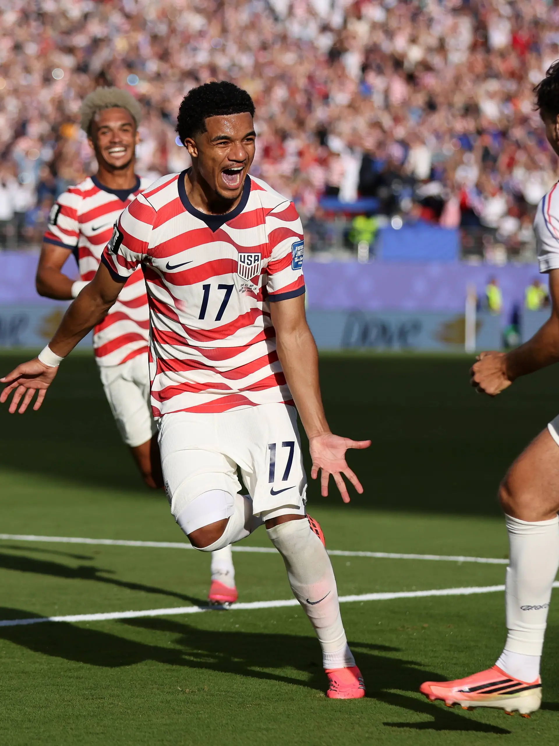 FIFA World Cup, WM, Weltmeisterschaft, Fussball 2026 - Round of 32 - USA vs Bosnia and Herzegovina Malik Tillman of USA celebrates scoring the 2-0 goal during the FIFA World Cup 2026 Round of 32 match USA against Bosnia and Herzegovina, in San Francisco, Califronia, USA, 01 July 2026. SANTA CLARA United States PUBLICATIONxINxGERxAUTxINDxONLY Copyright: xBENJAMINxFANJOYx