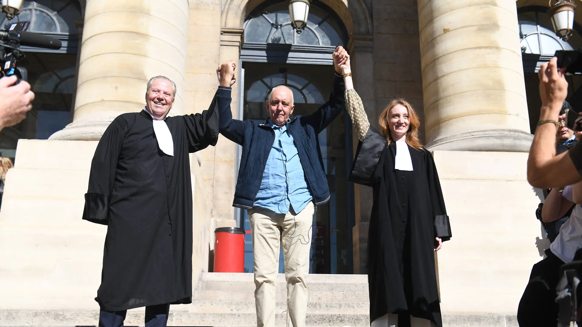 Dany Leprince At Court Of Revision Hearing - Paris Dany Leprince reacts alongside his attorneys Olivier Morice and Missiva Chermak Felonneau outside Paris courthouse on July 2, 2026, after the Court of Review quashed his conviction for the 1994 quadruple murder of his brother, sister-in-law and two of their daughters in Thorigne-sur-Due, Sarthe, and ordered a retrial following the second petition for annulment of his conviction filed in March 2021. Photo by Florian Poitout/ABACAPRESS.COM Paris France PUBLICATIONxNOTxINxFRAxUK Copyright: xPoitoutxFlorian/ABACAx