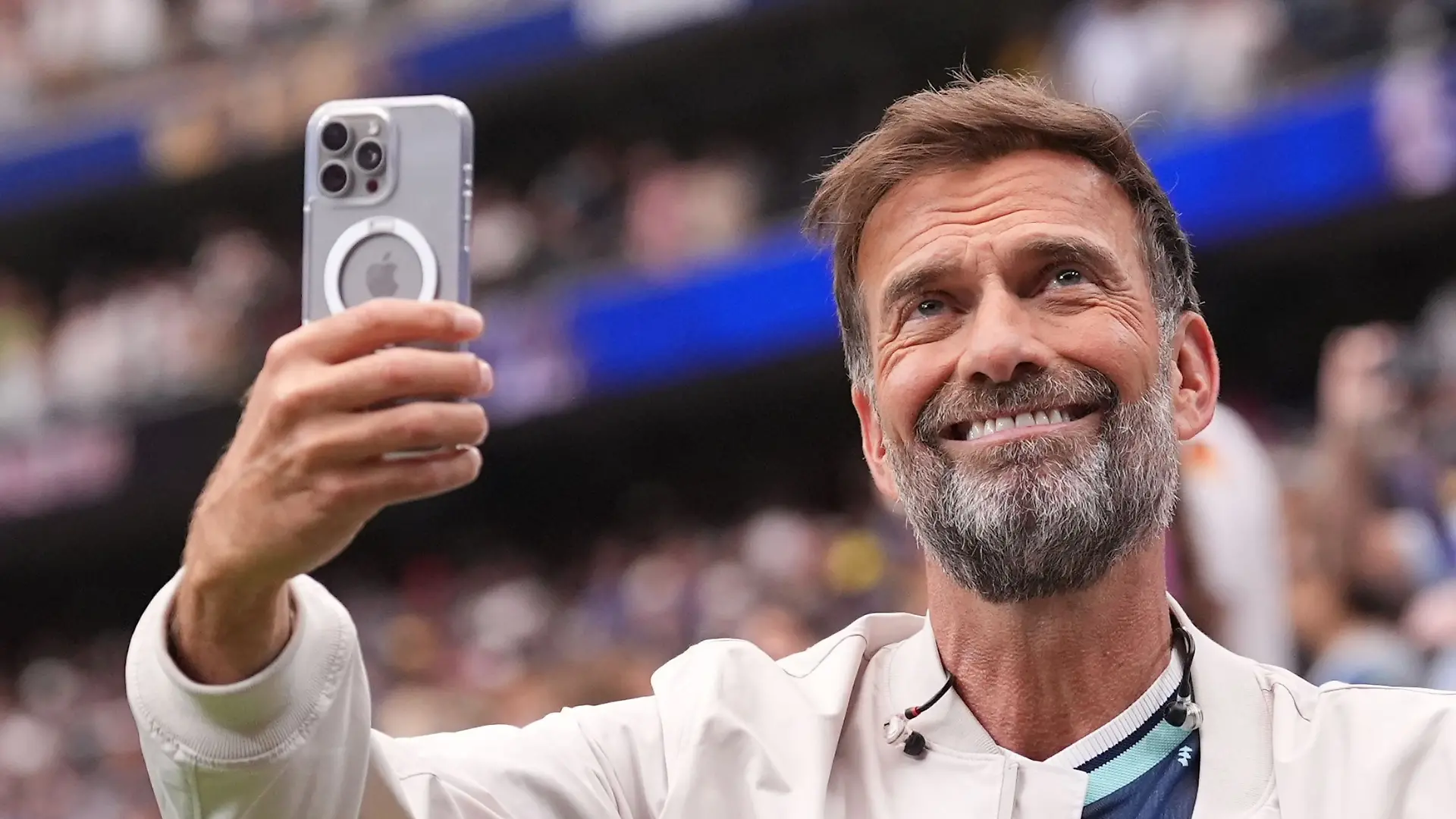 ARCHIV - 14.06.2026, USA, Houston: Fußball, Männer: WM, Deutschland - Curaçao, Vorrunde, Gruppe E, 1. Spieltag, Houston-Stadion, Jürgen Klopp steht im Stadion. (Archivbild)