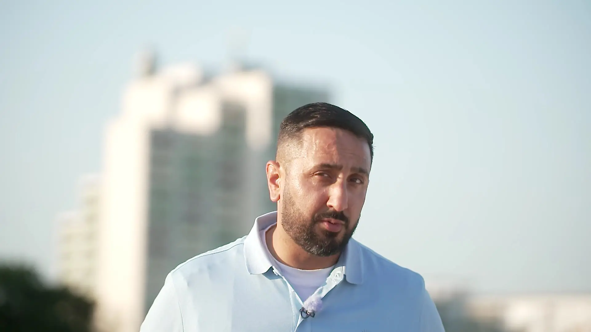 Mashood Khan auf dem Parkhausdach