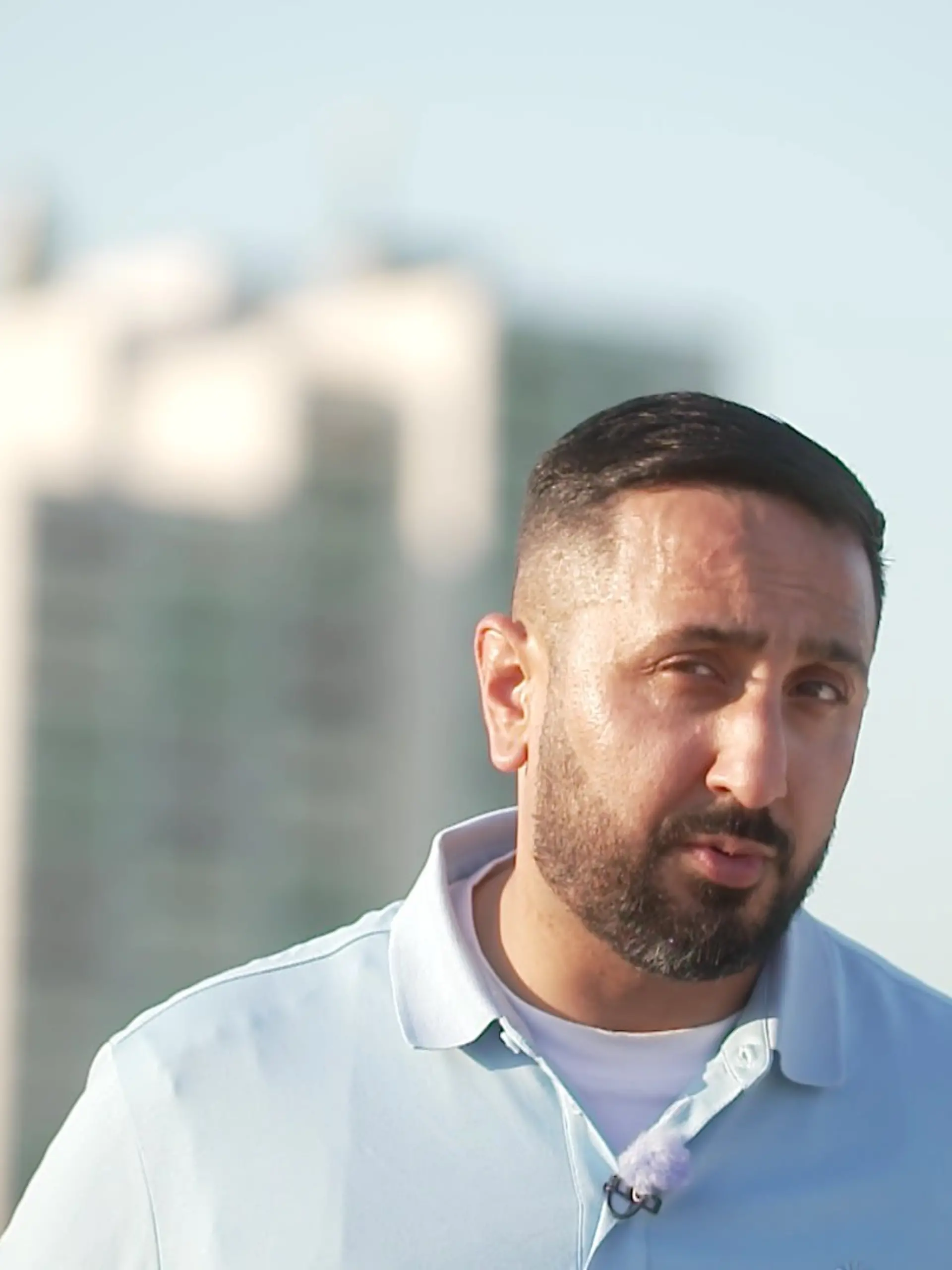 Mashood Khan auf dem Parkhausdach